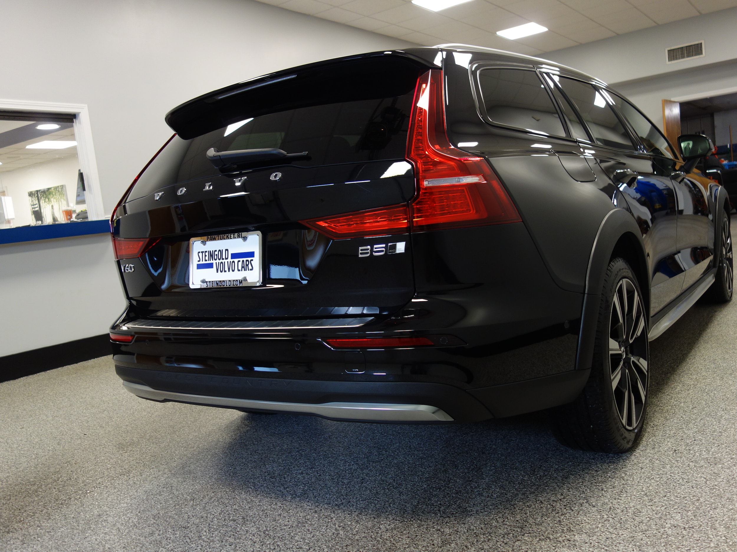 used 2023 Volvo V60 Cross Country car, priced at $44,500