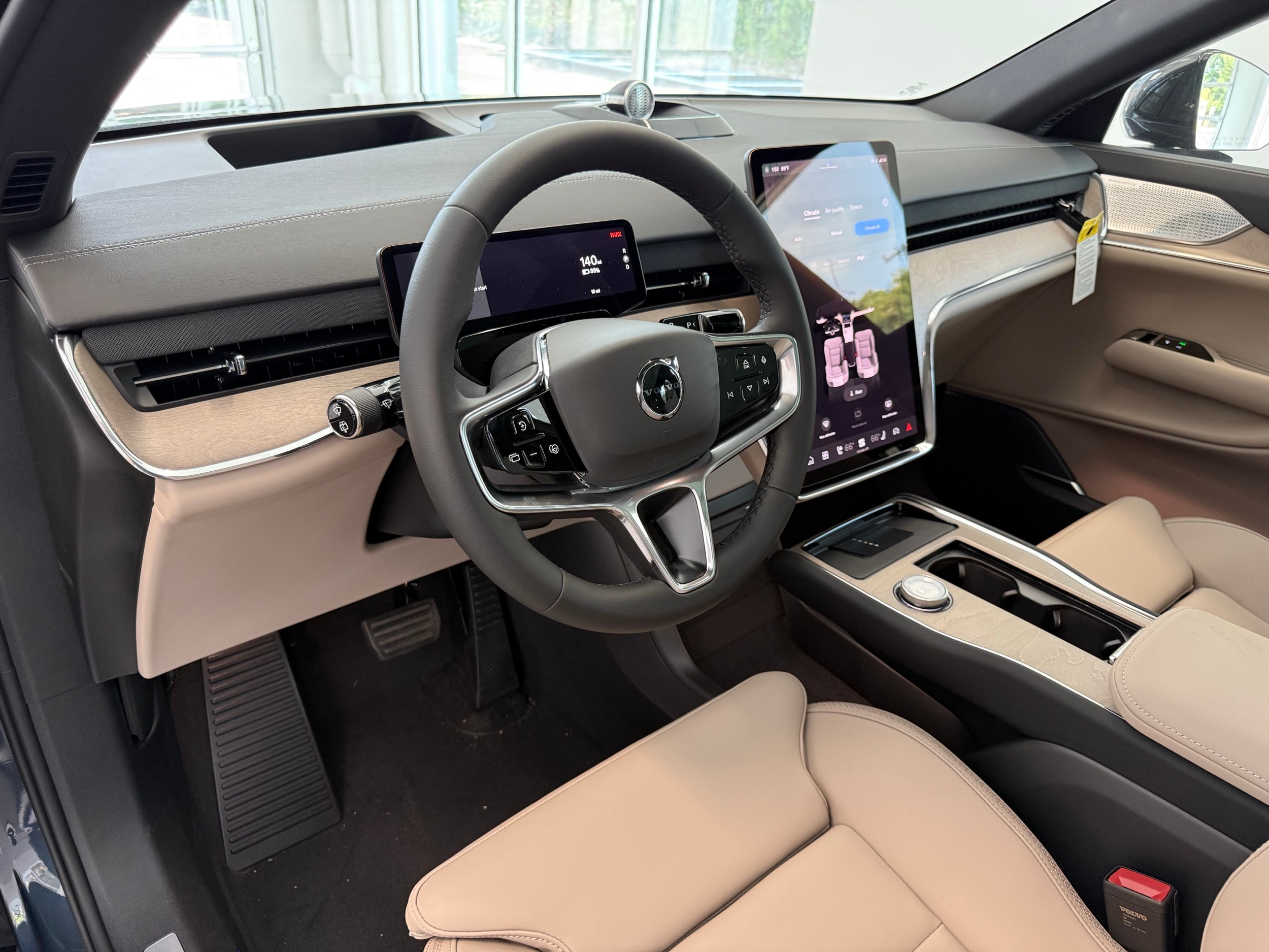 new 2025 Volvo EX90 car, priced at $94,640
