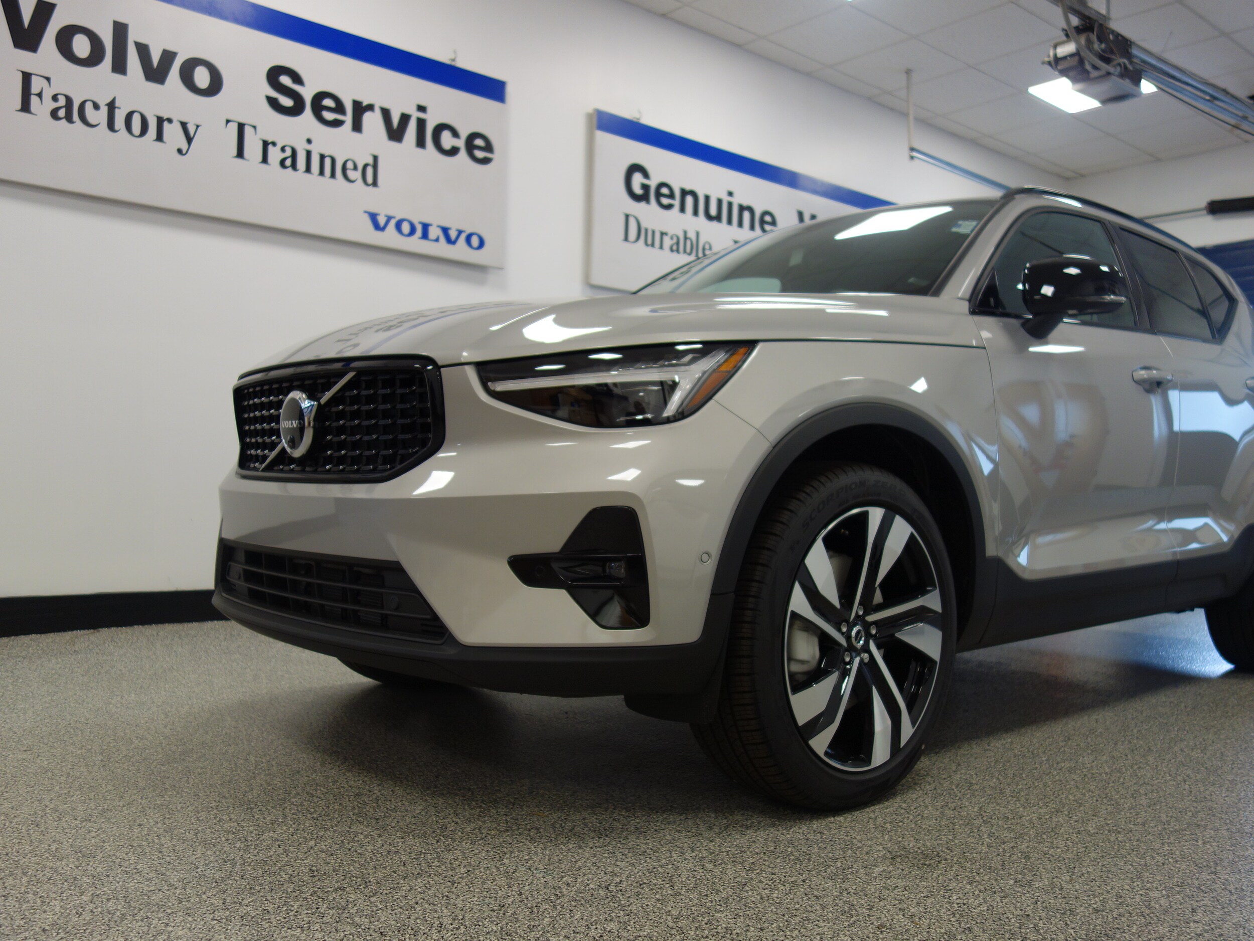 new 2025 Volvo XC40 car, priced at $51,040