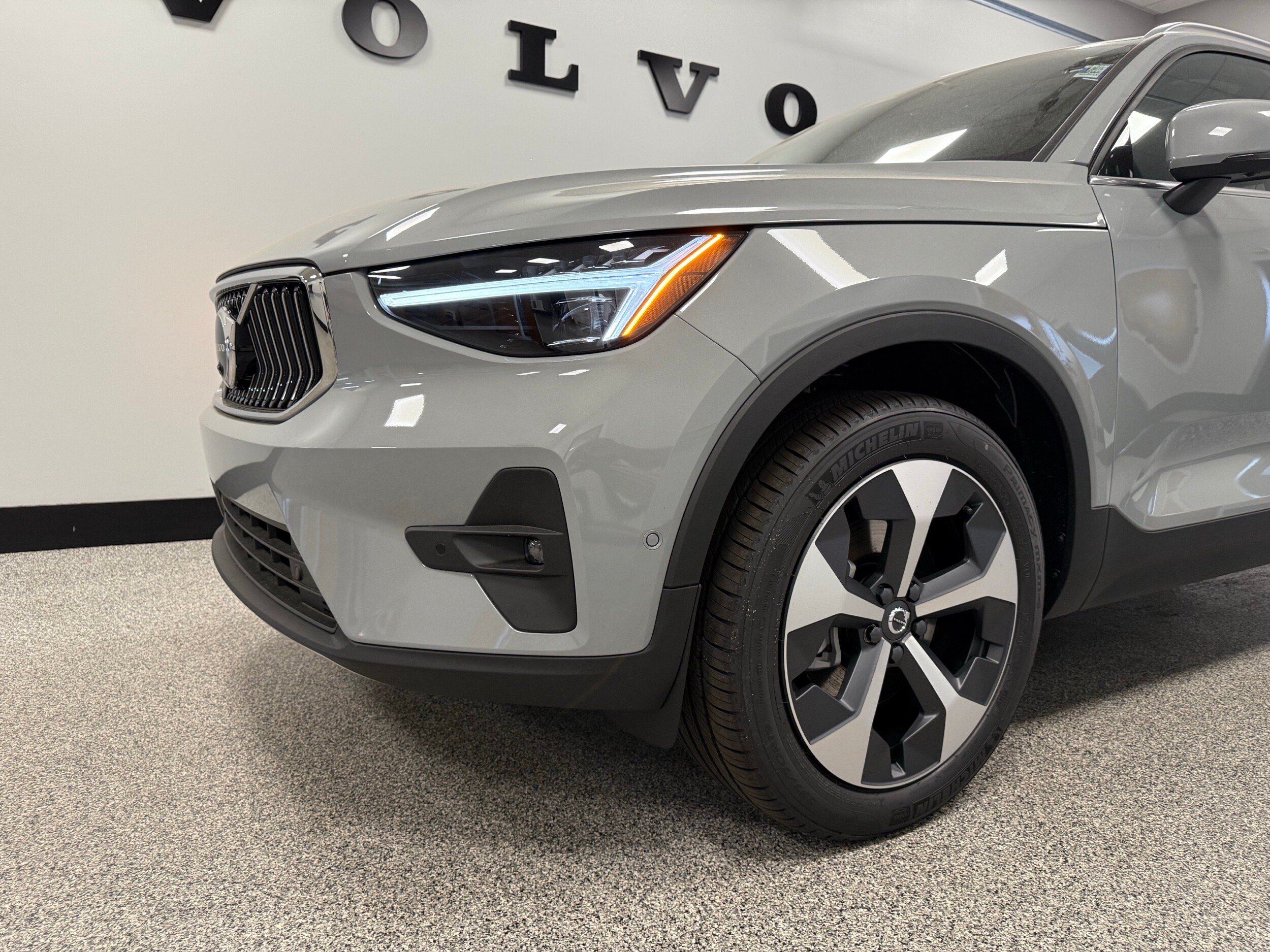 new 2025 Volvo XC40 car, priced at $48,335