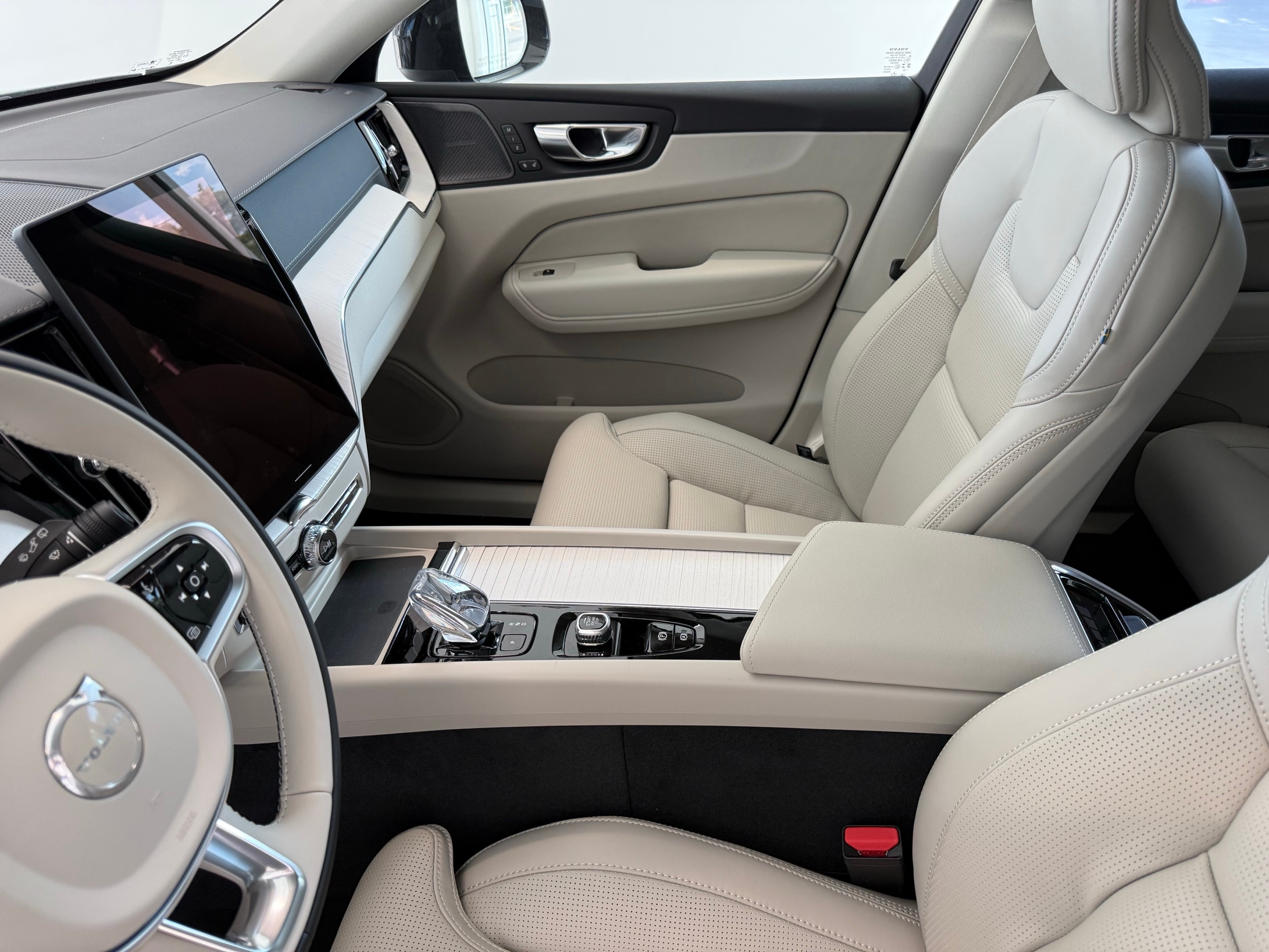 new 2026 Volvo XC60 car, priced at $63,935