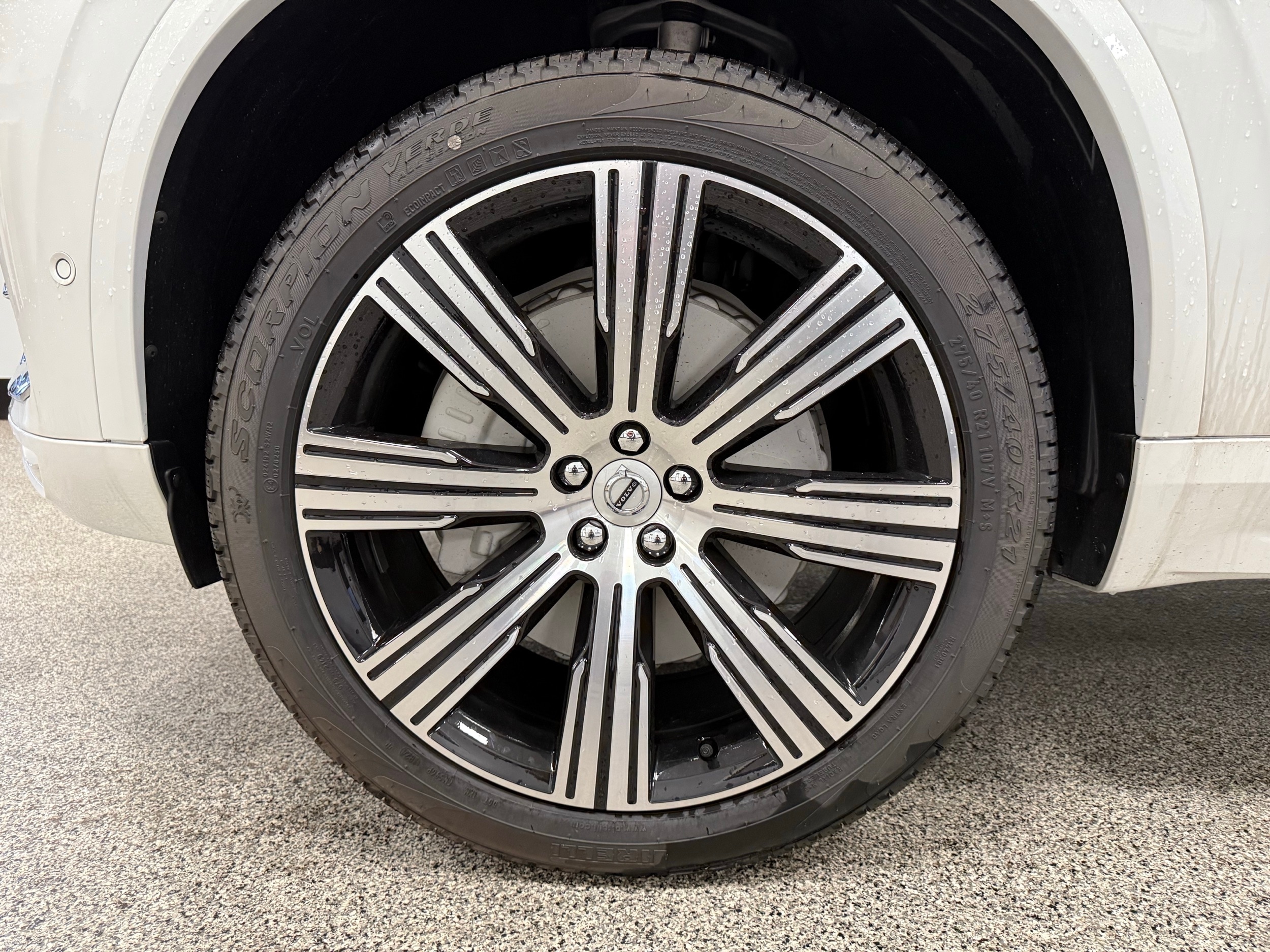 new 2025 Volvo XC90 car, priced at $68,455