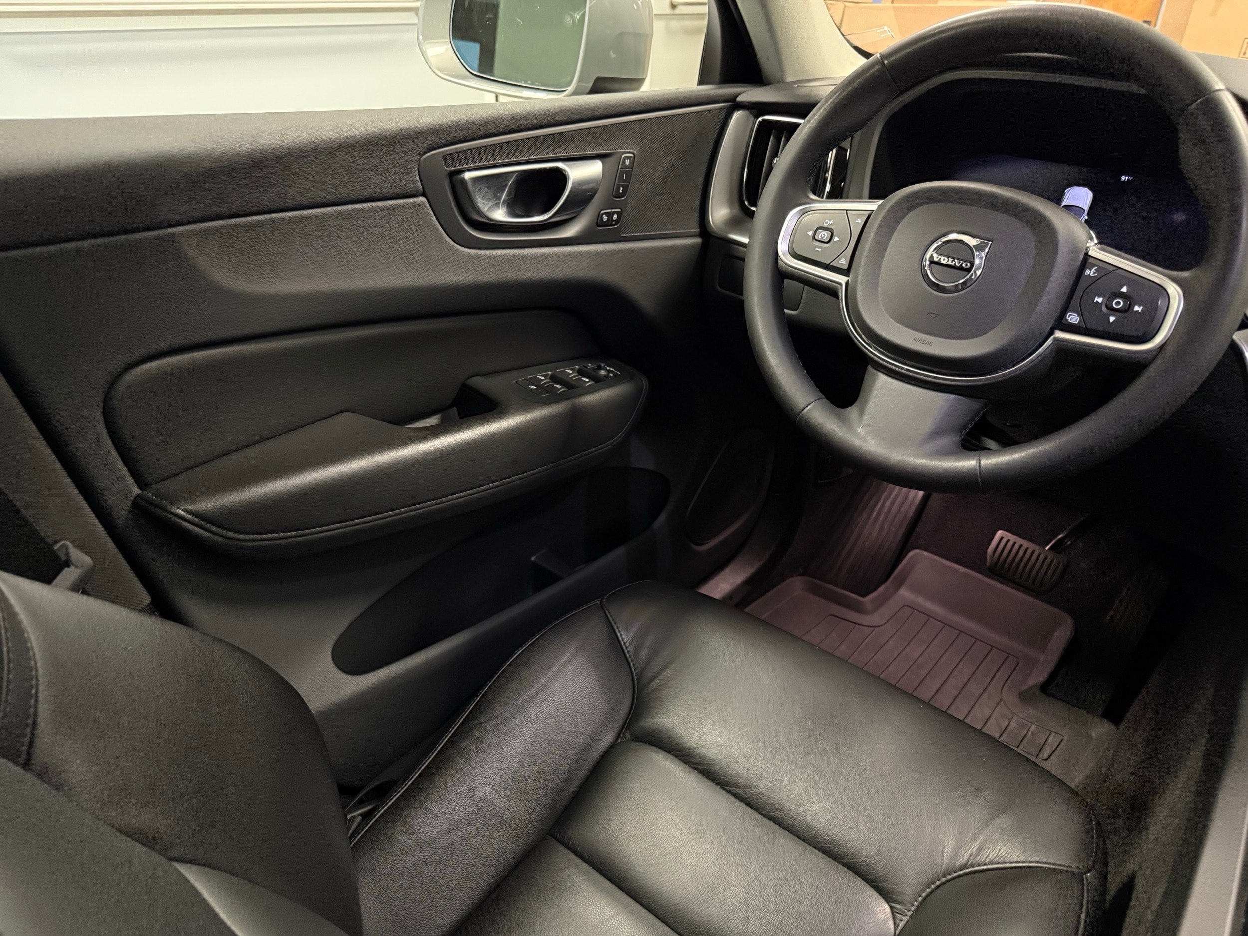 used 2023 Volvo XC60 car, priced at $37,500