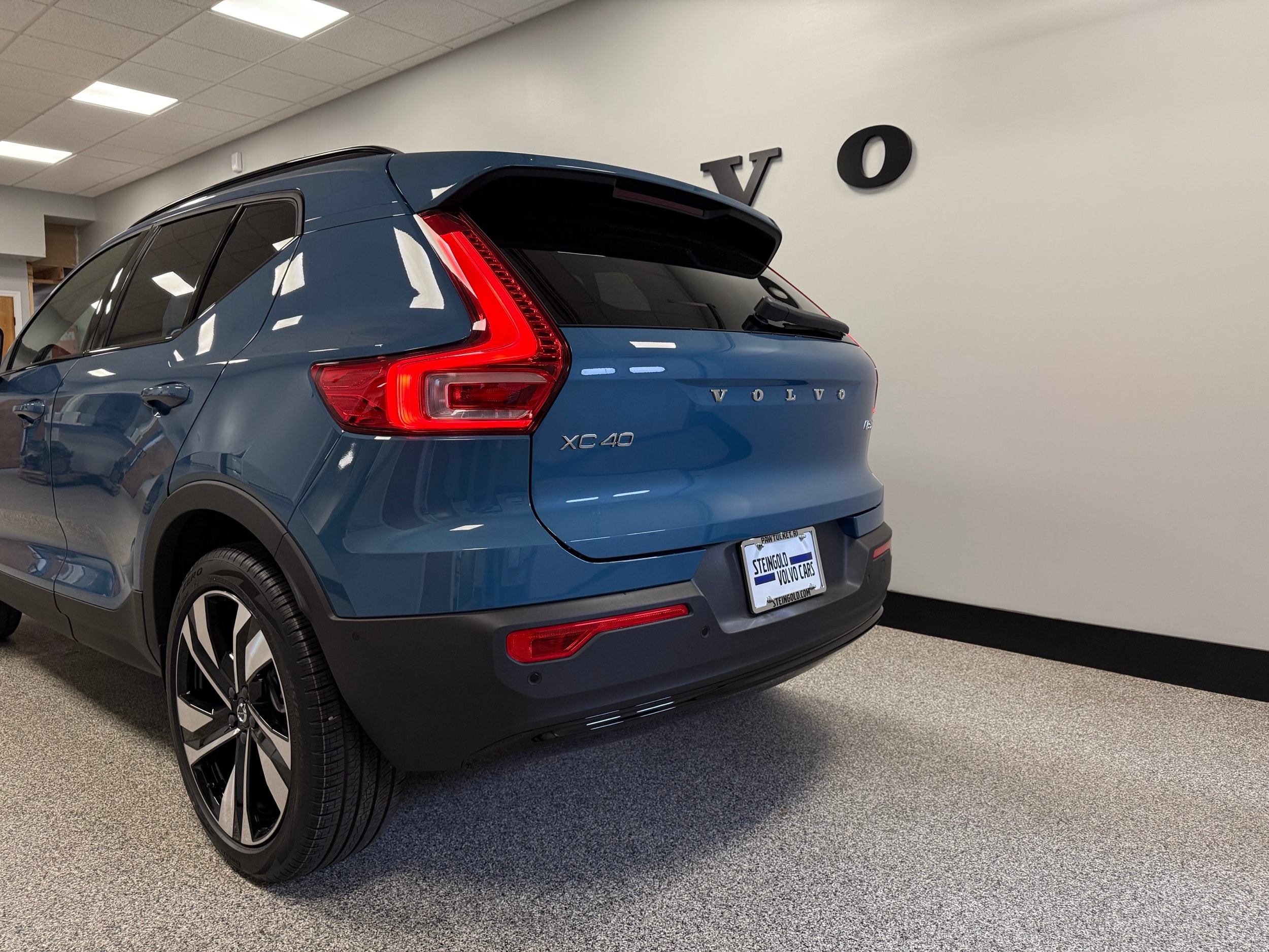 new 2025 Volvo XC40 car, priced at $49,810