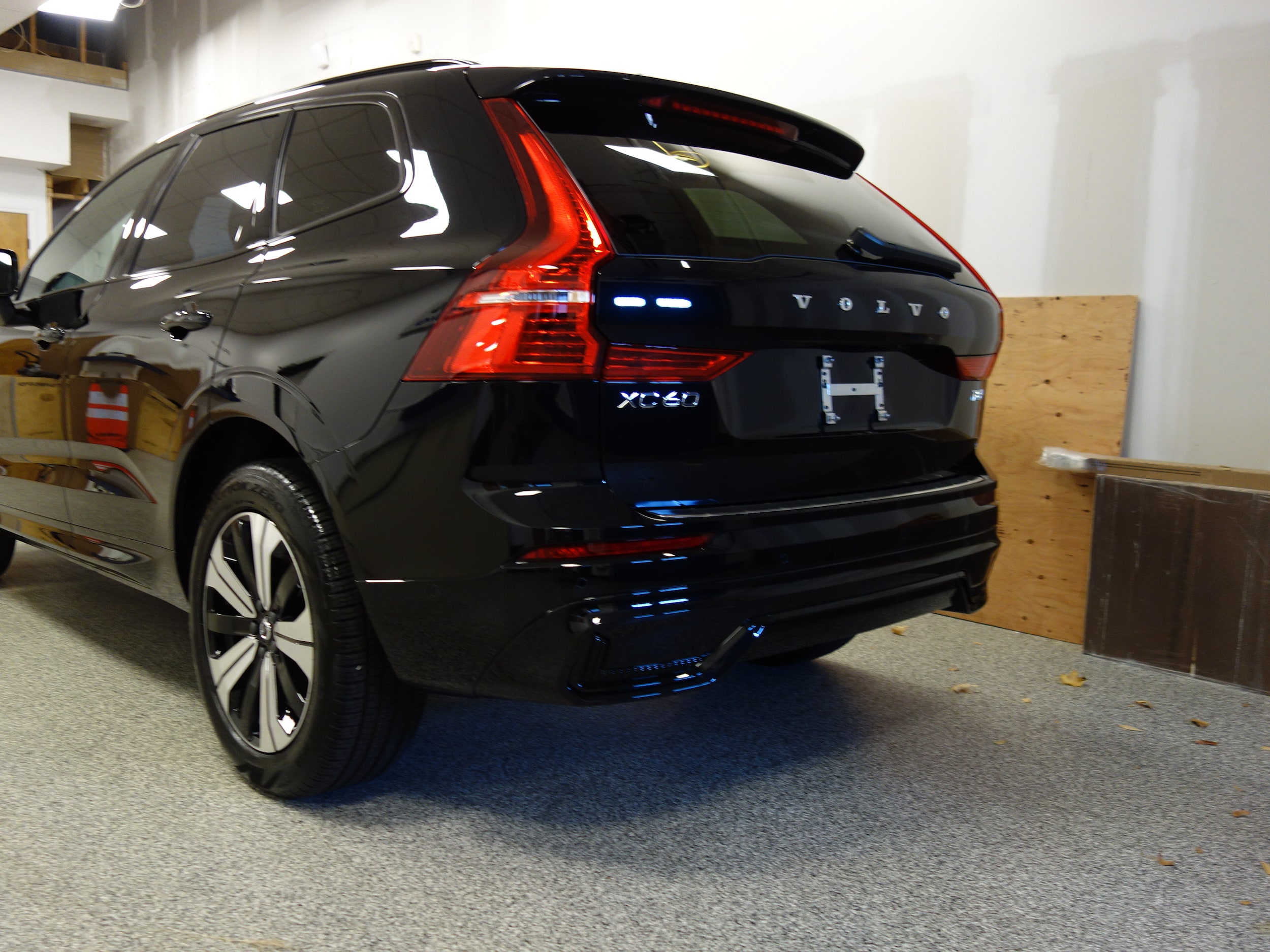 new 2025 Volvo XC60 plug-in hybrid car, priced at $66,820