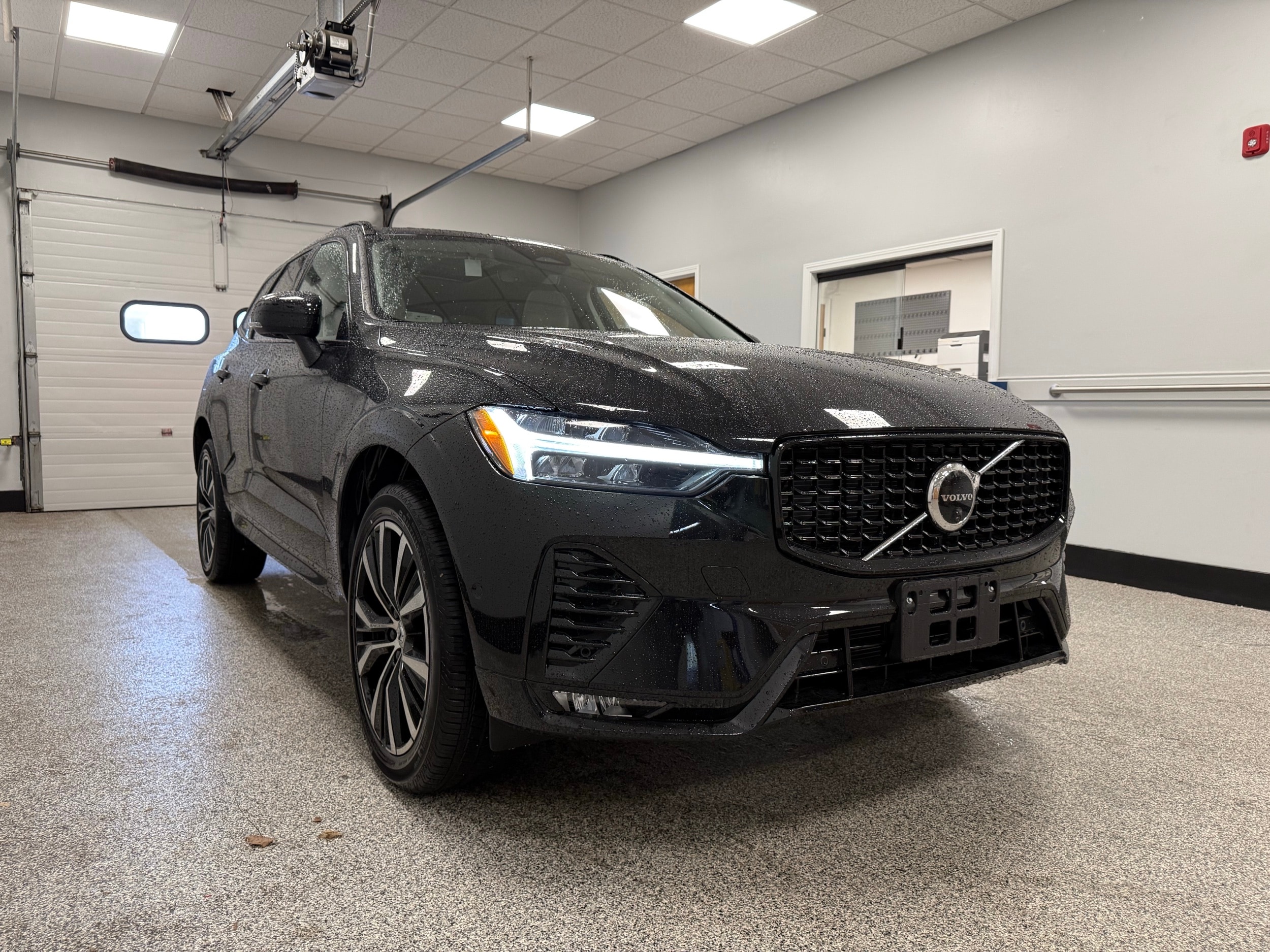 new 2025 Volvo XC60 car, priced at $54,585