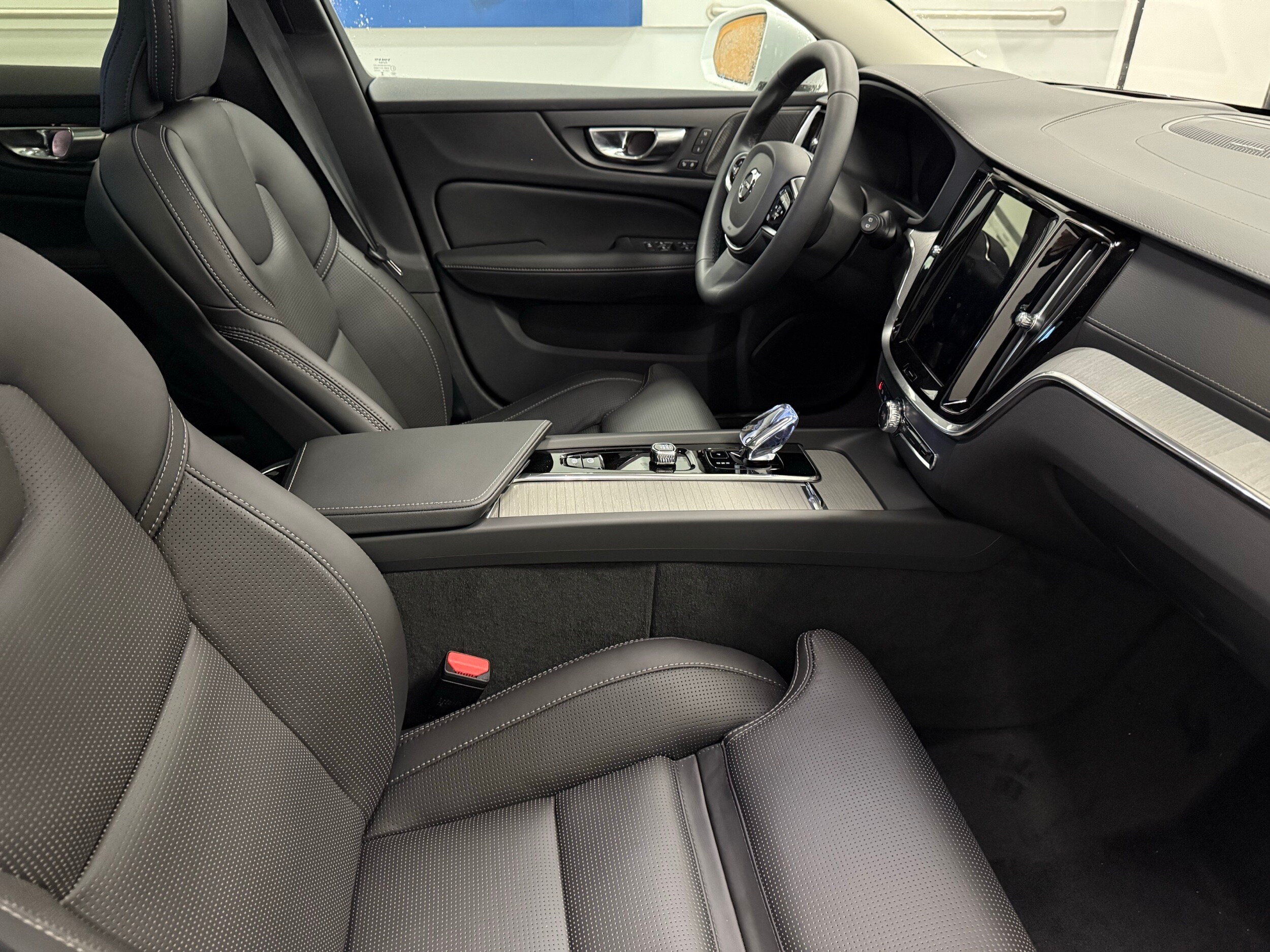 new 2025 Volvo V60 Cross Country car, priced at $58,135