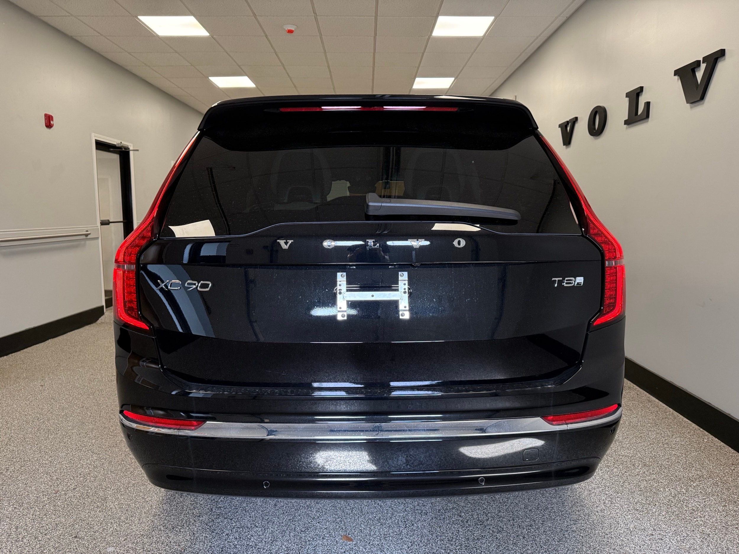new 2025 Volvo XC90 plug-in hybrid car, priced at $77,895