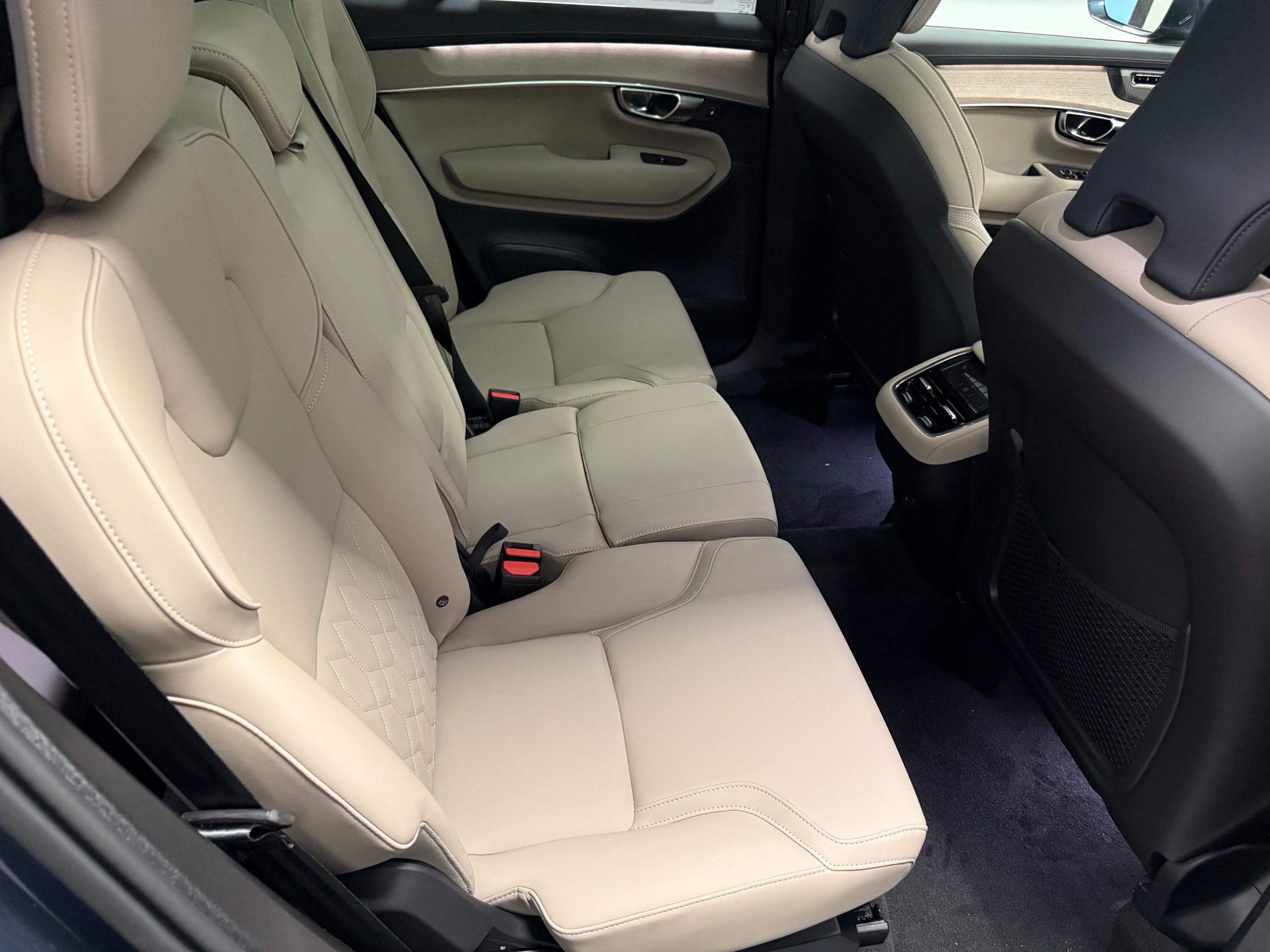 new 2026 Volvo XC90 car, priced at $71,825
