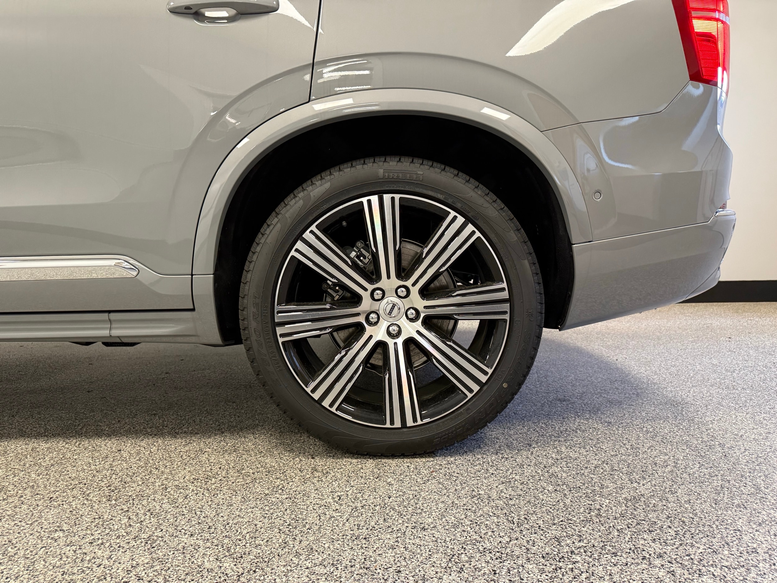 new 2025 Volvo XC90 car, priced at $68,955