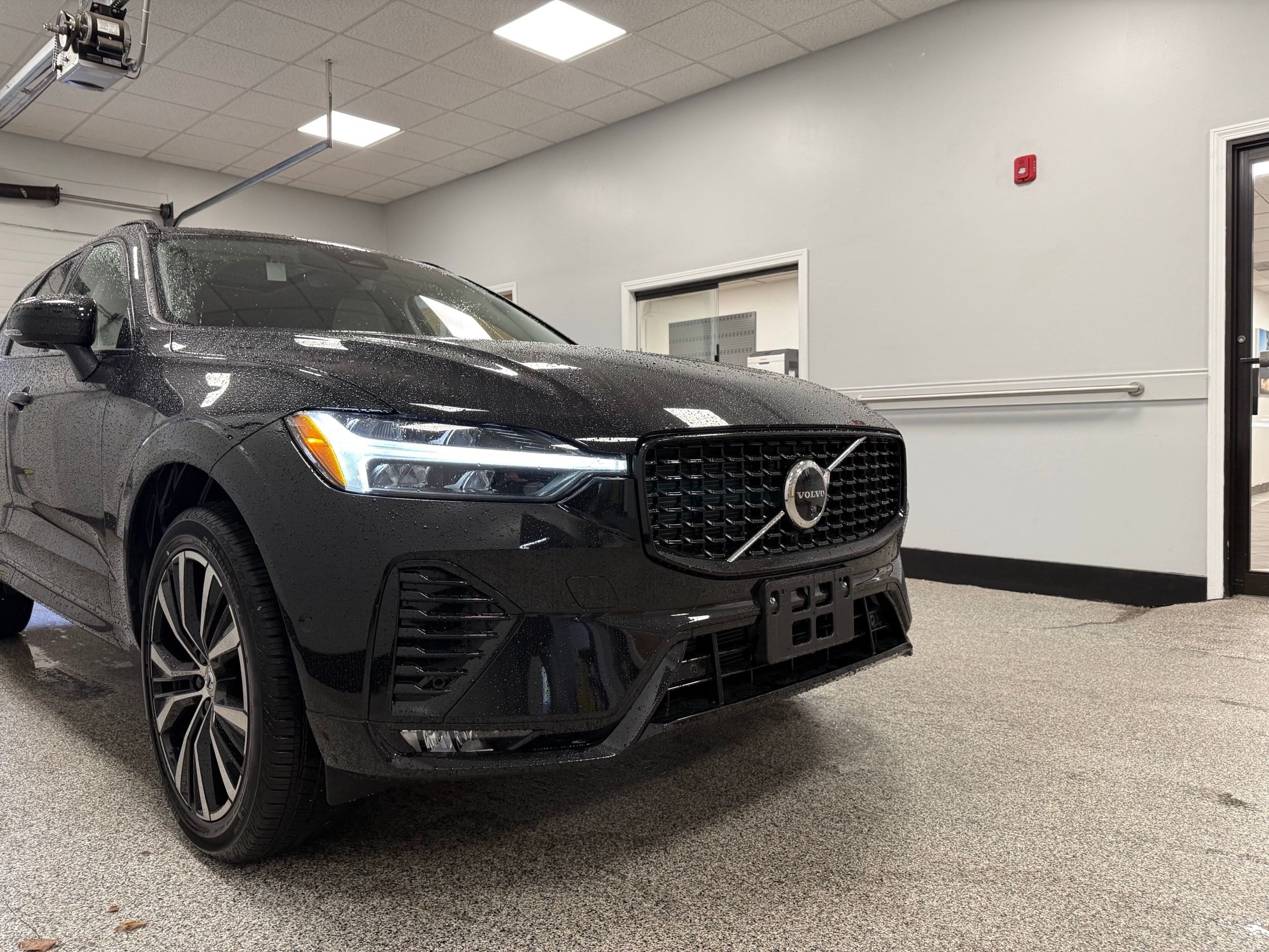new 2025 Volvo XC60 car, priced at $54,585