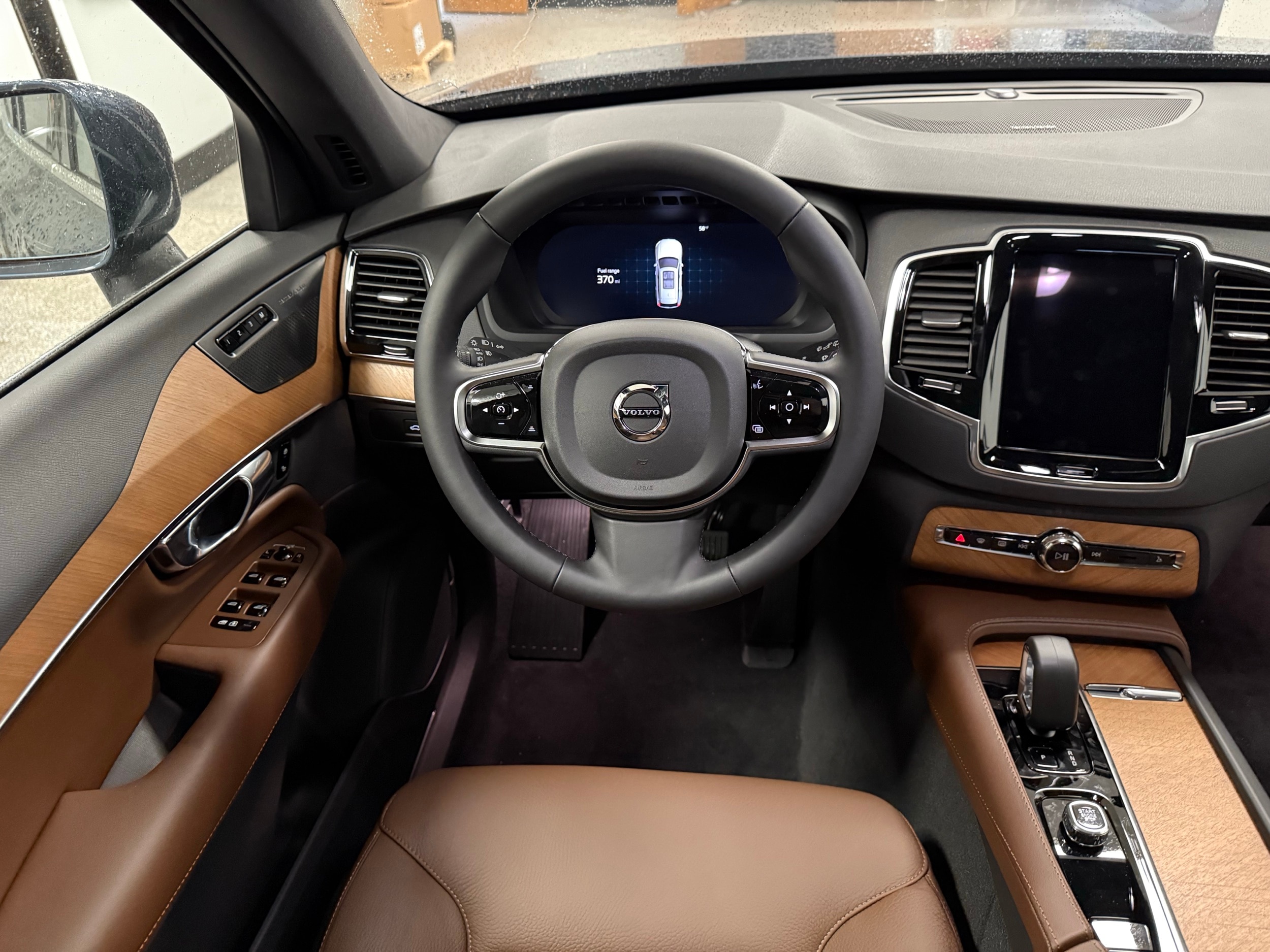 new 2025 Volvo XC90 car, priced at $69,450