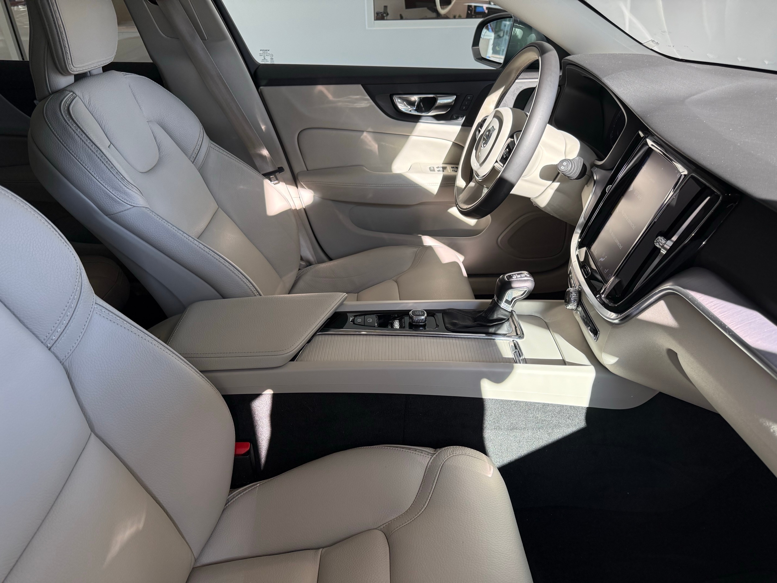 used 2020 Volvo V60 Cross Country car, priced at $31,500