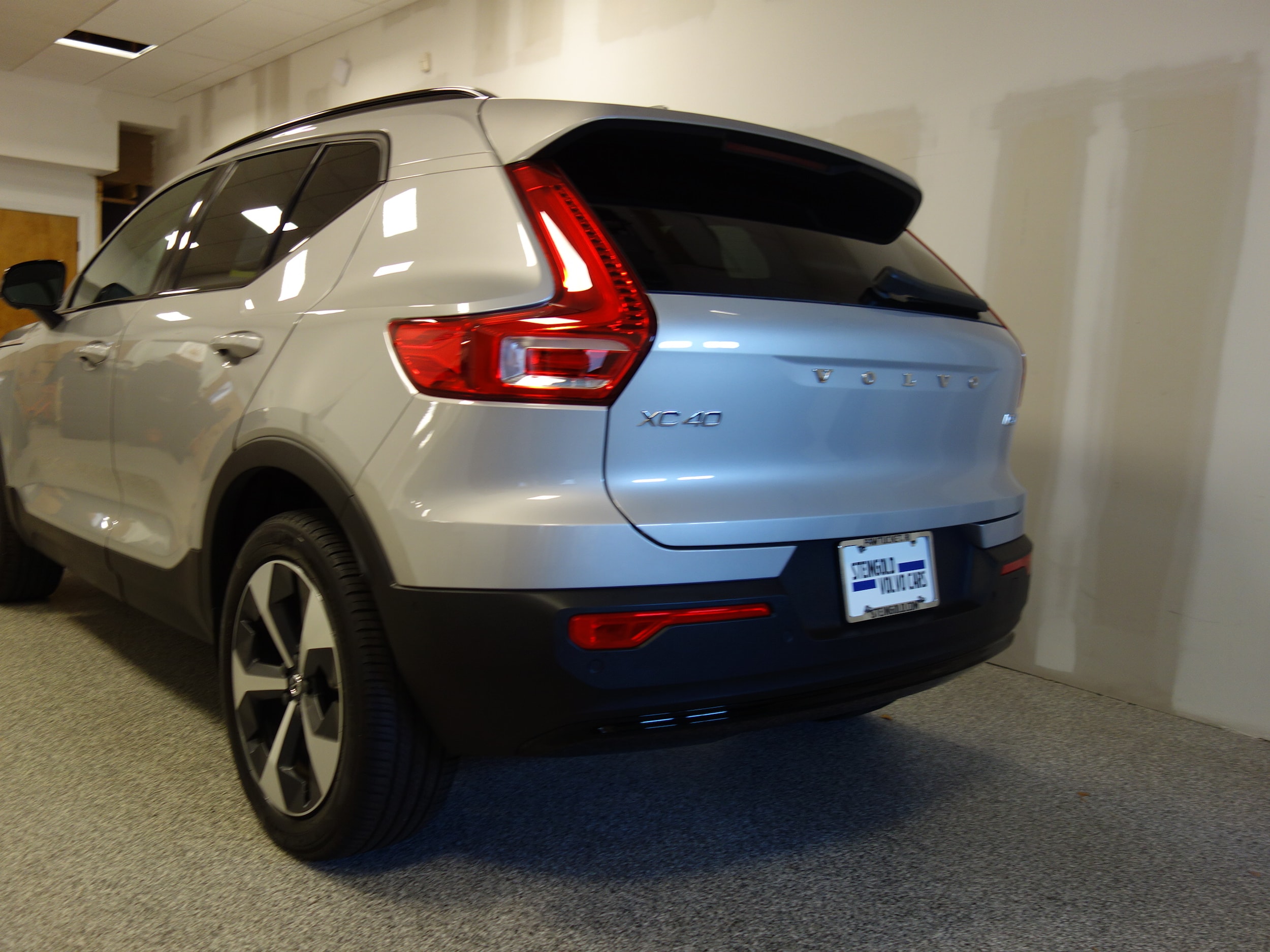 used 2024 Volvo XC40 car, priced at $40,900