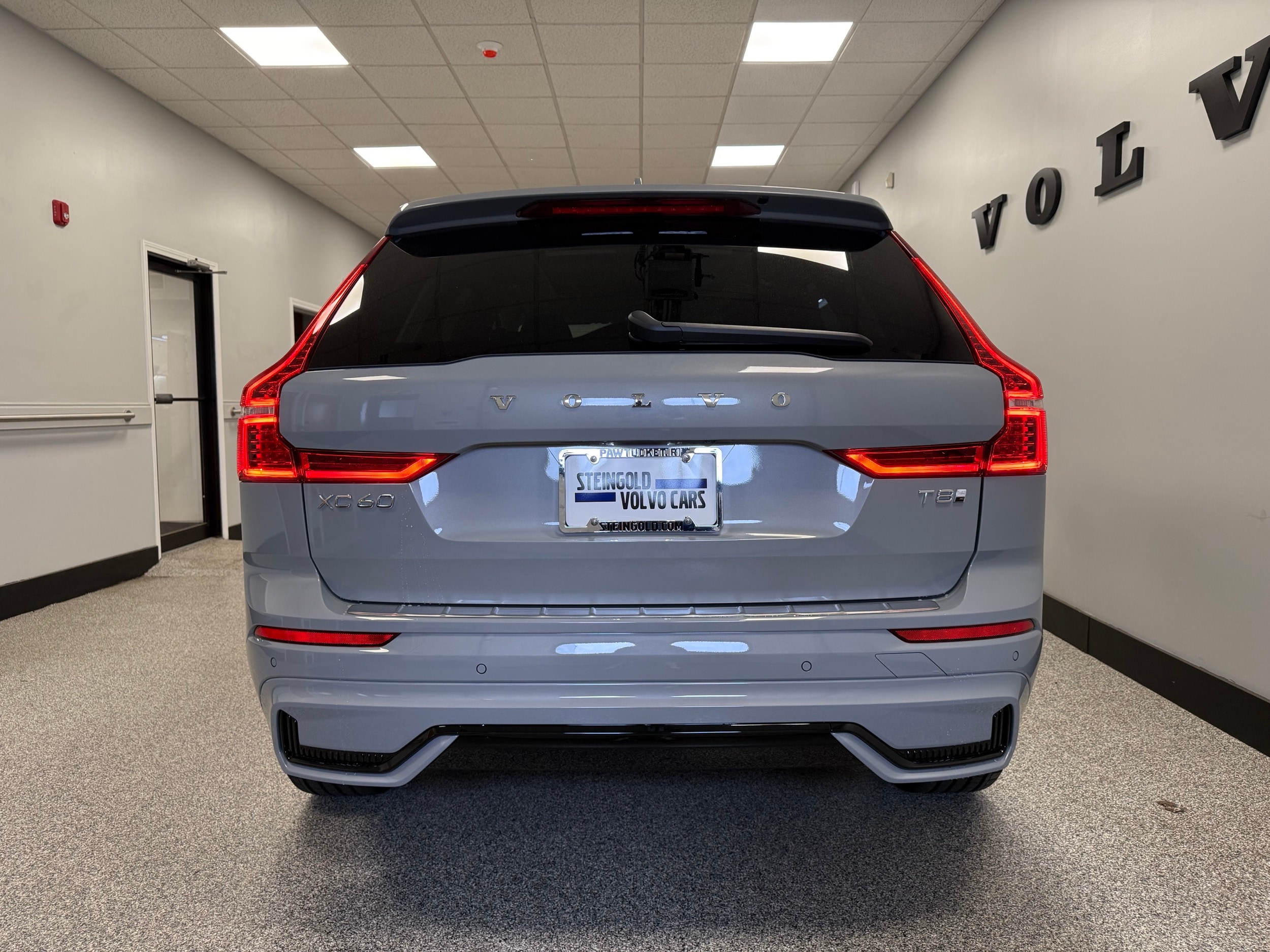 new 2025 Volvo XC60 plug-in hybrid car, priced at $66,260