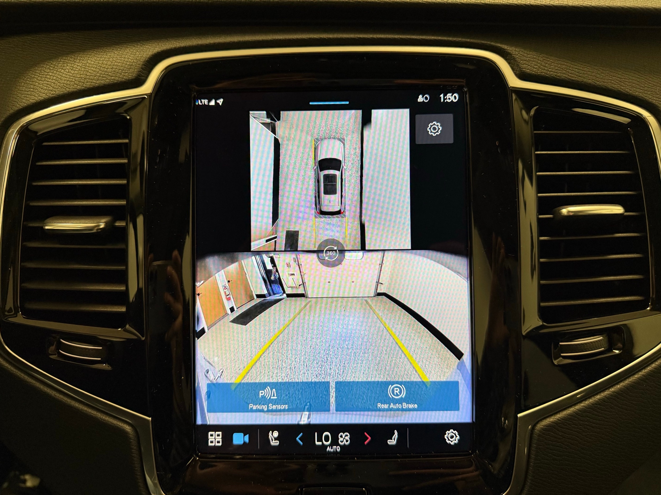 new 2025 Volvo XC90 car, priced at $68,955