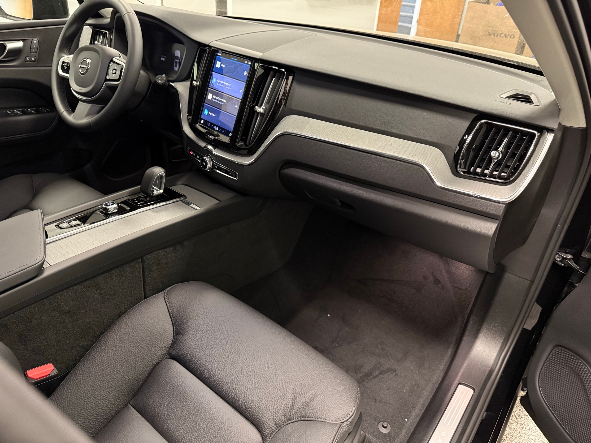 new 2025 Volvo XC60 car, priced at $55,360