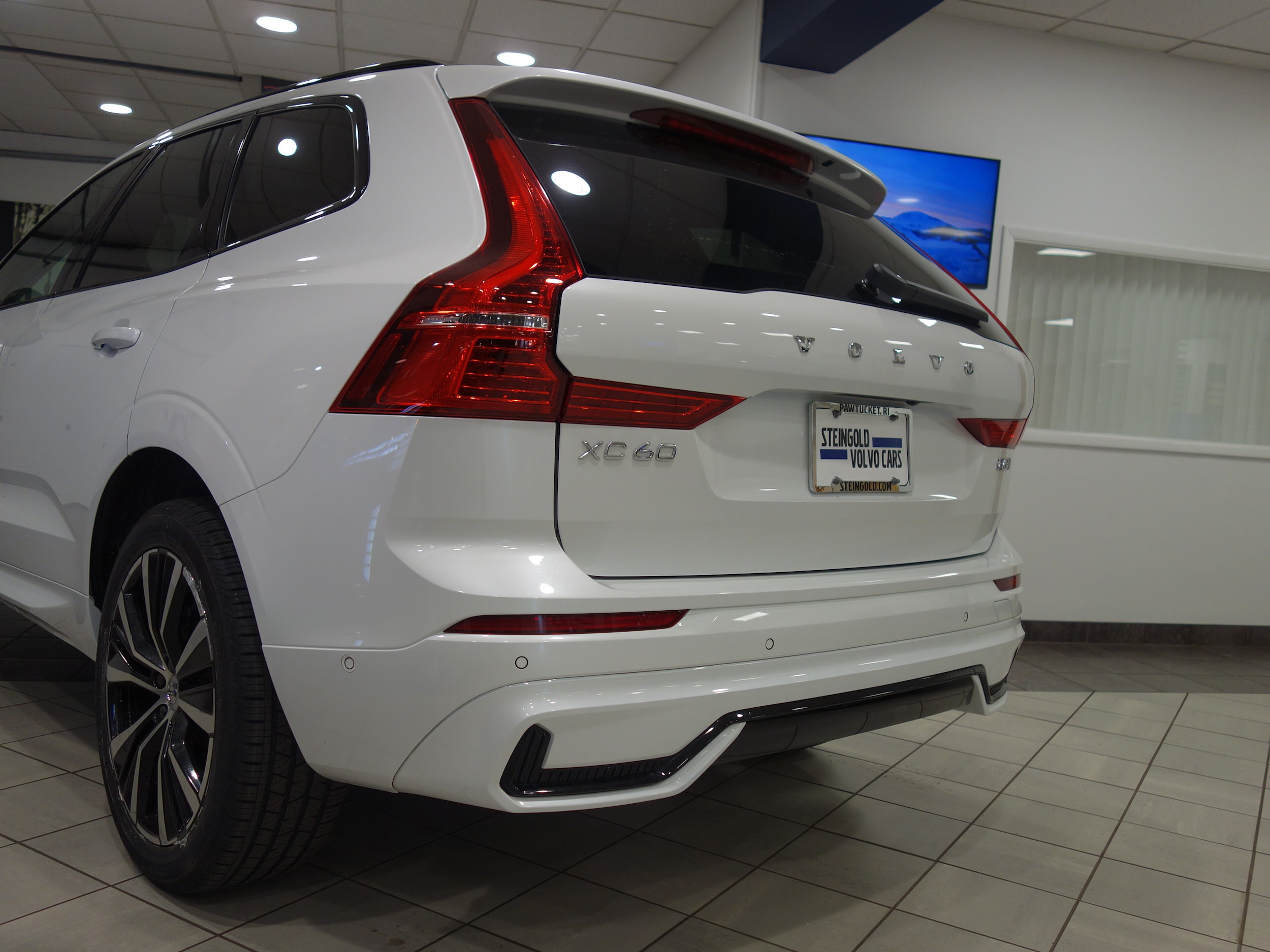 used 2023 Volvo XC60 car, priced at $40,496