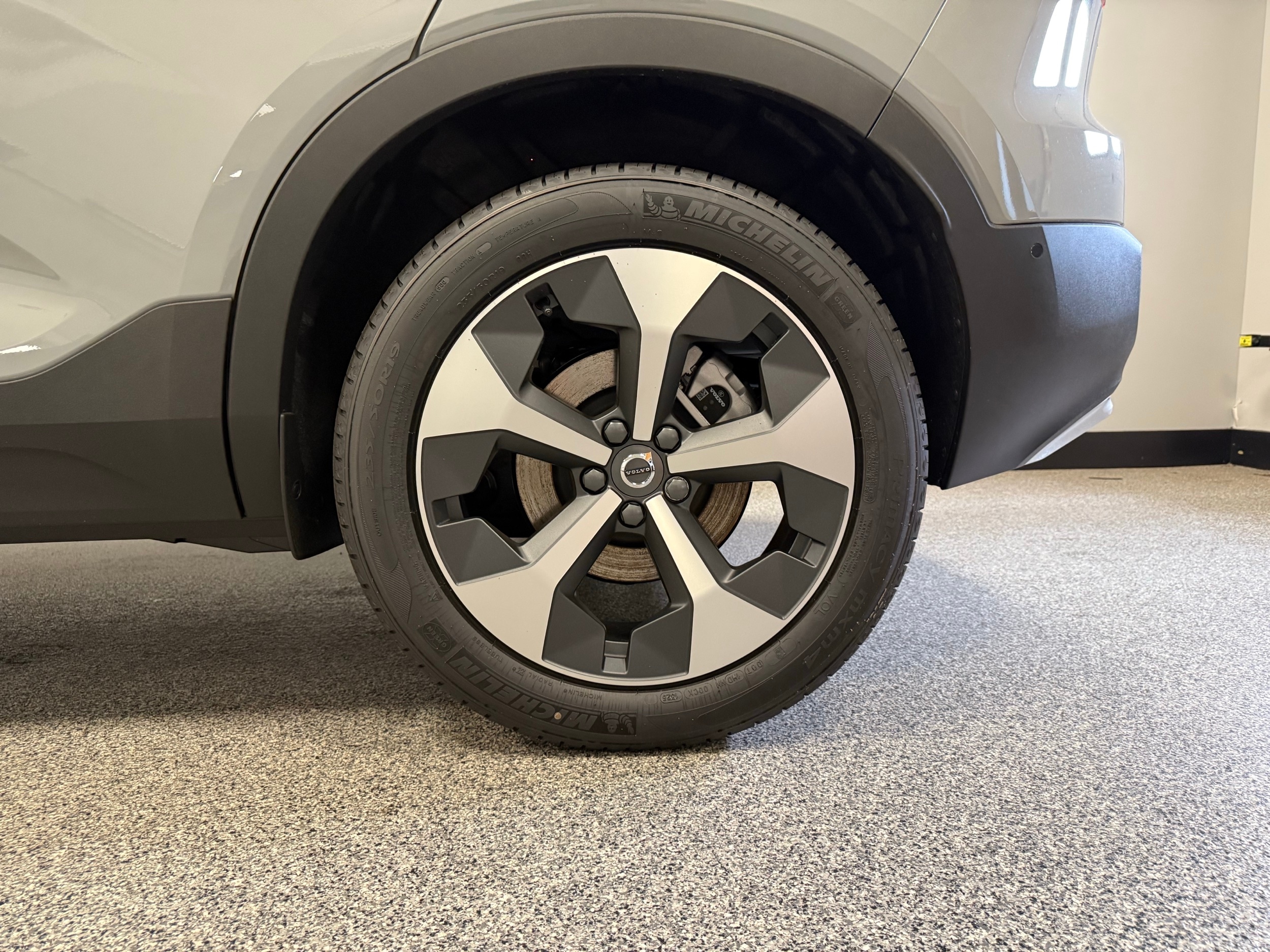 new 2025 Volvo XC40 car, priced at $48,335