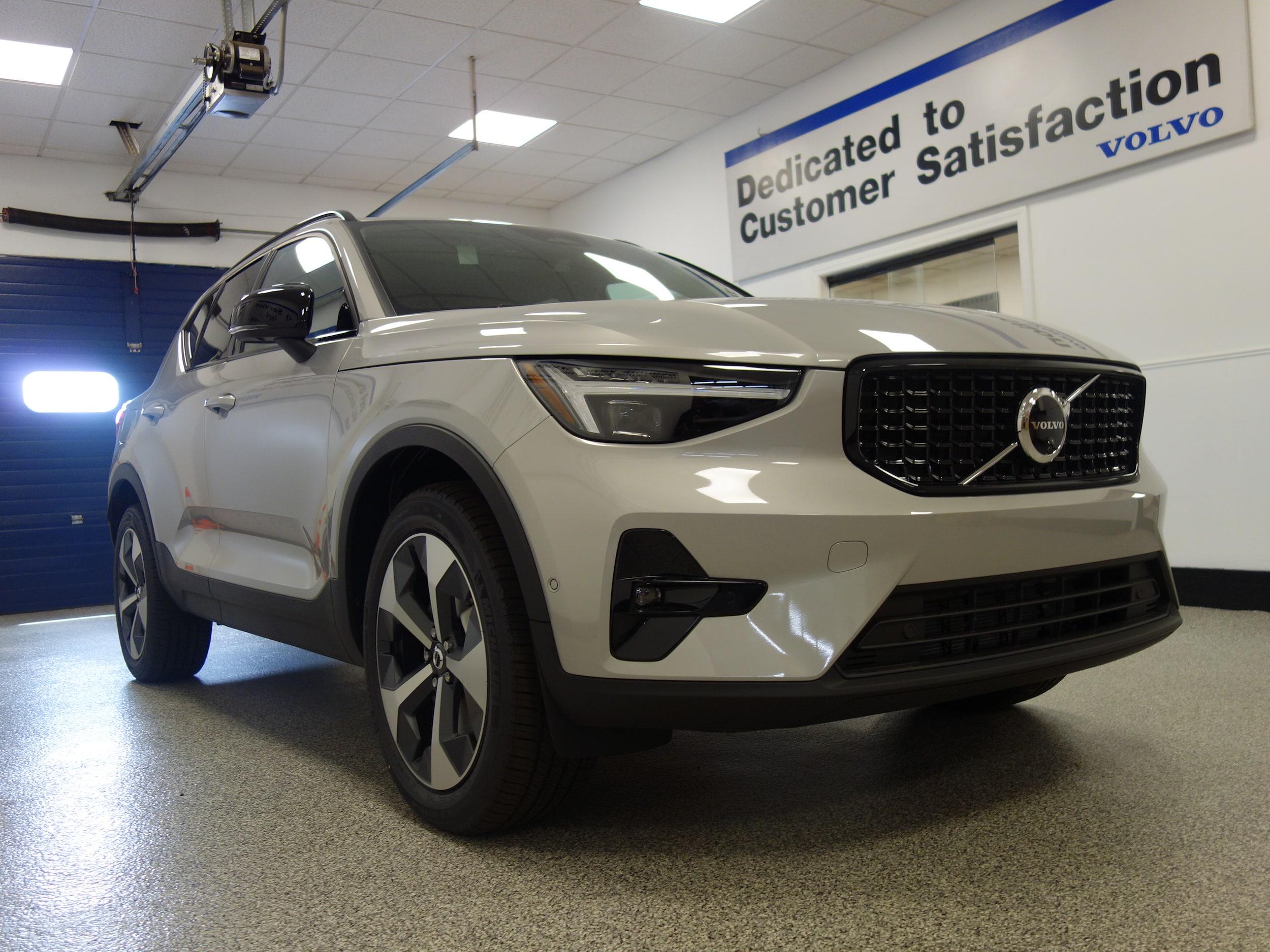 new 2025 Volvo XC40 car, priced at $49,565