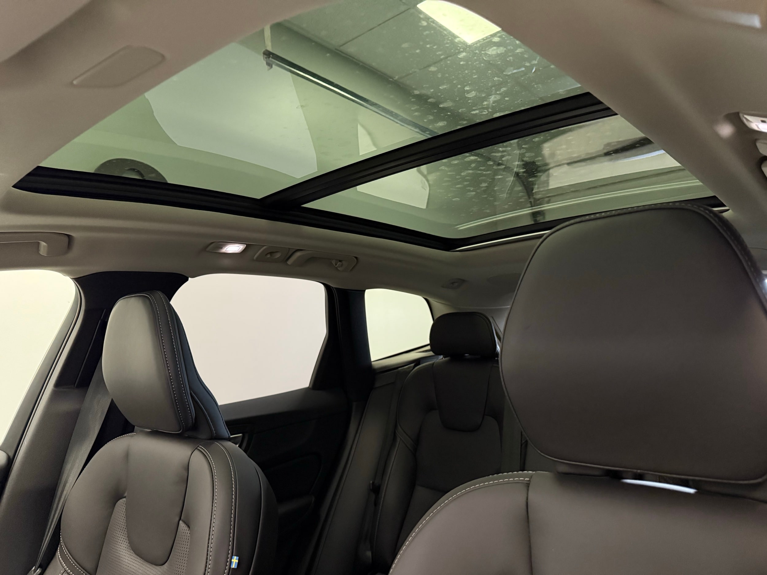new 2025 Volvo XC60 car, priced at $61,400