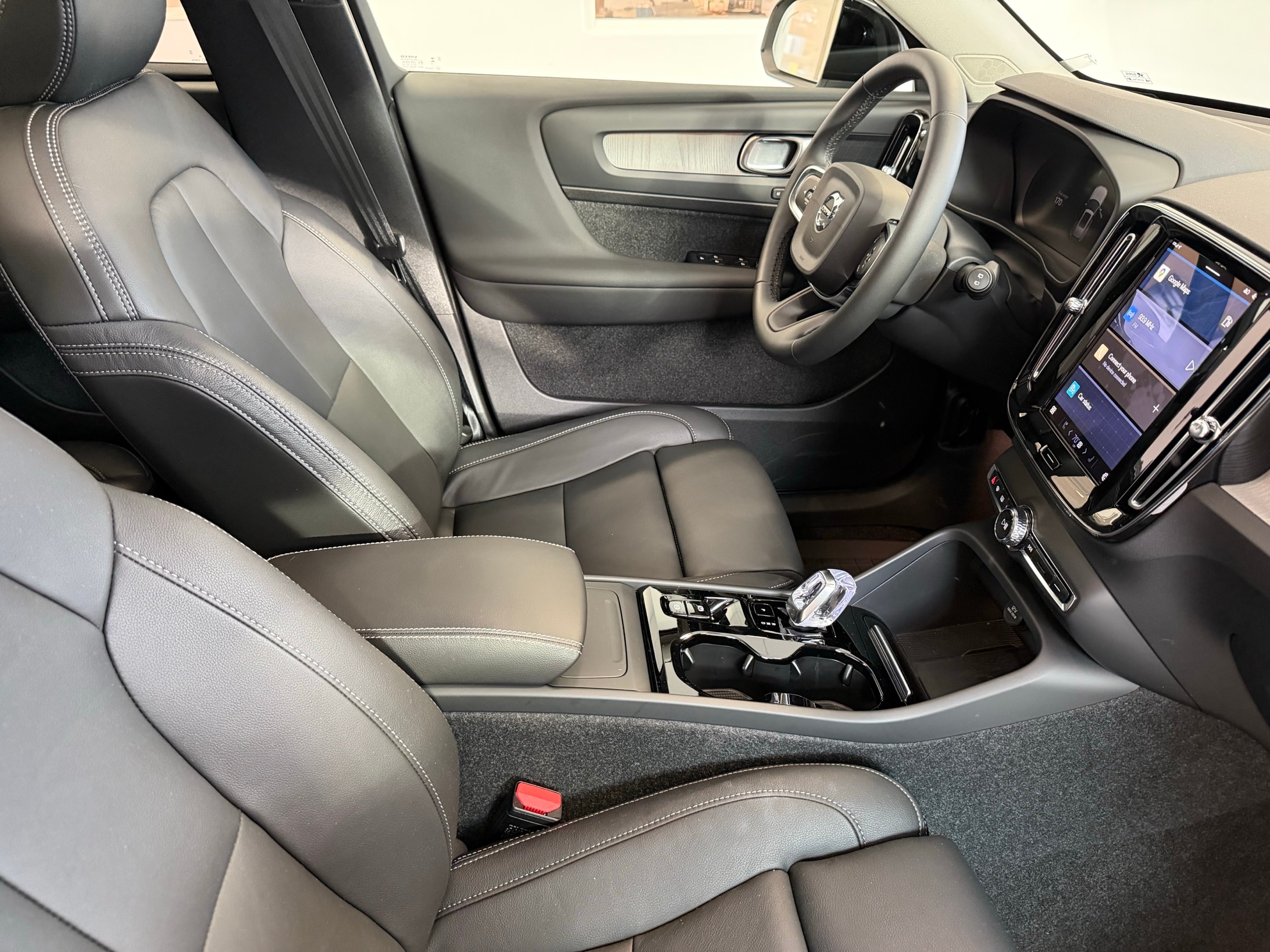 used 2025 Volvo XC40 car, priced at $39,500