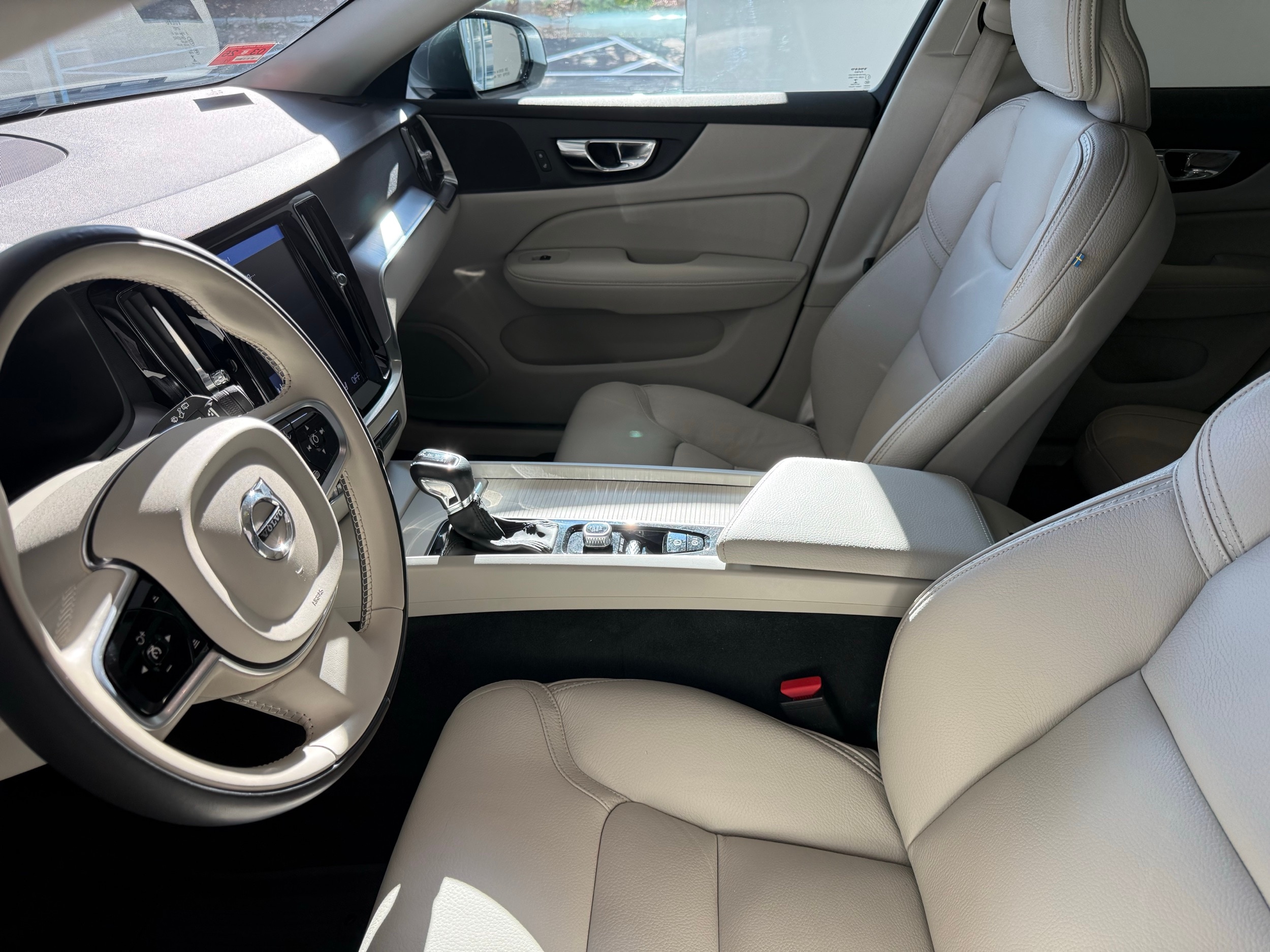 used 2020 Volvo V60 Cross Country car, priced at $31,500