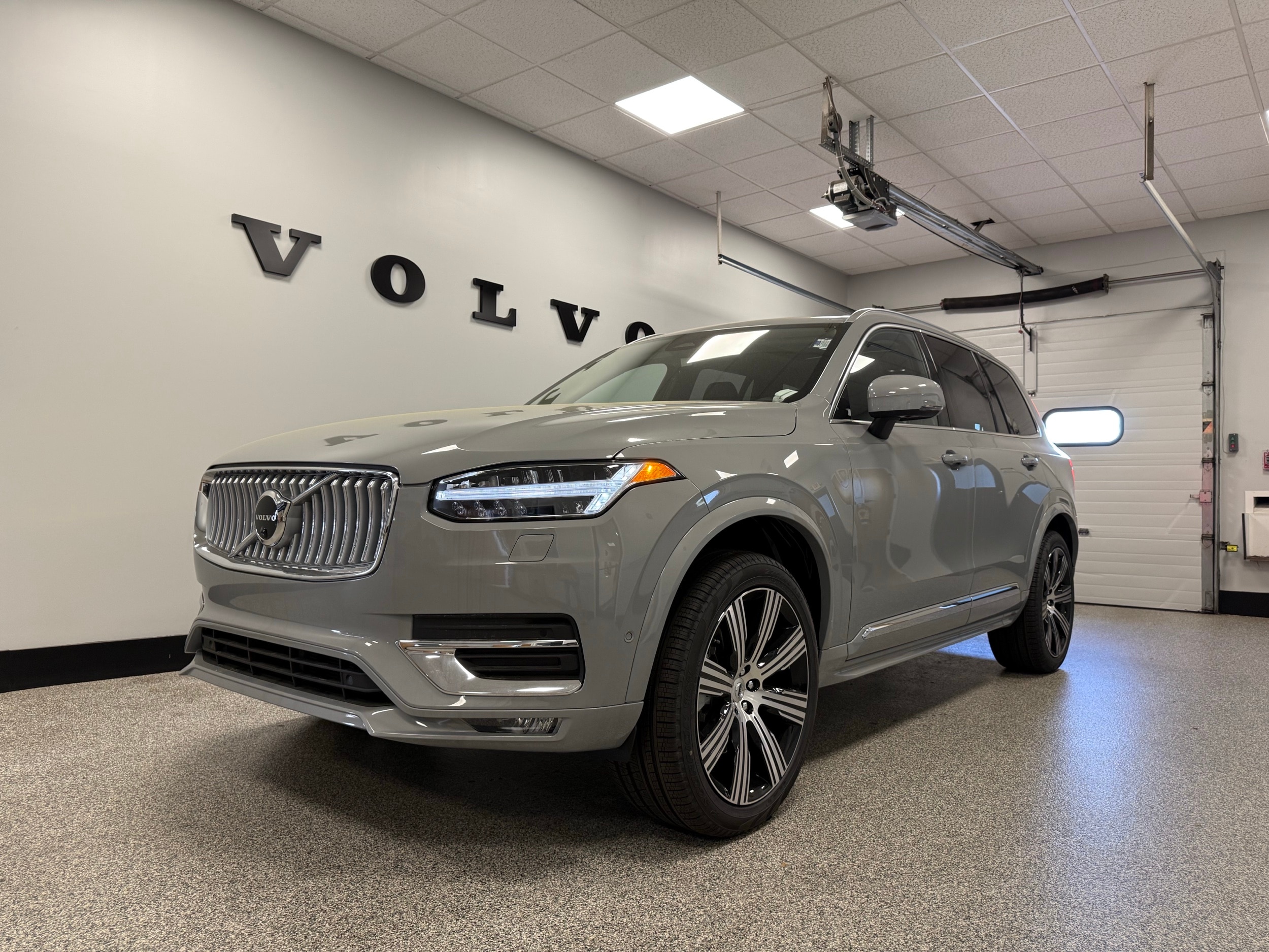 new 2025 Volvo XC90 car, priced at $68,955