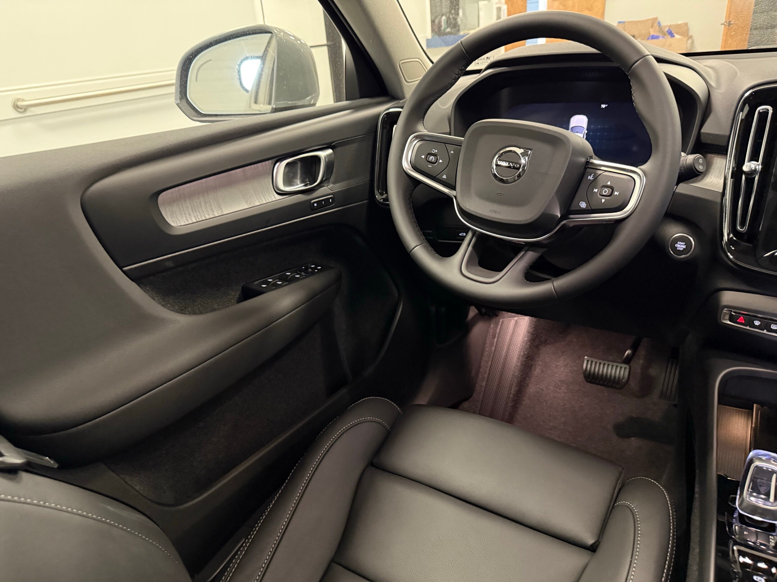 new 2025 Volvo XC40 car, priced at $48,335