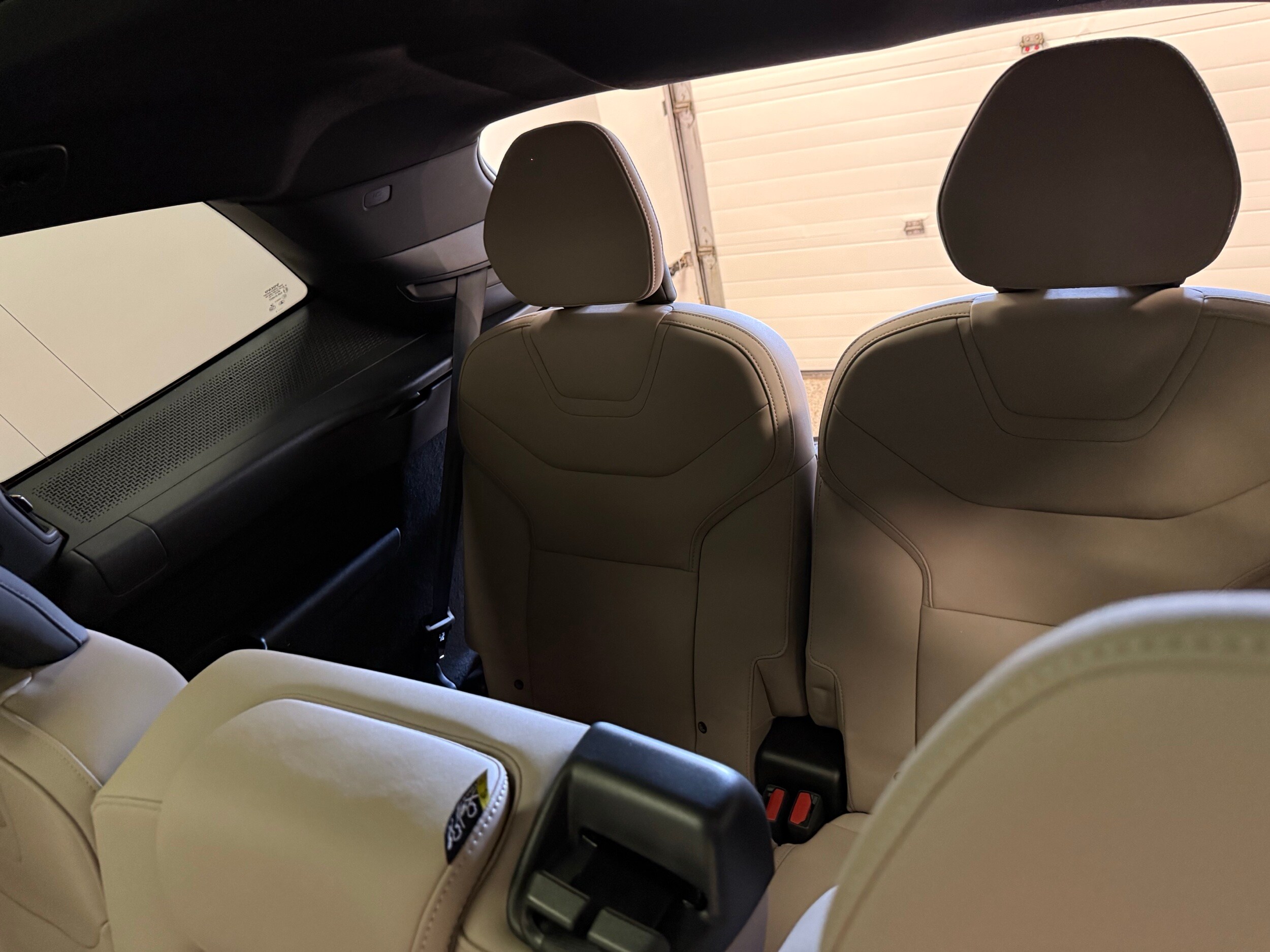 new 2025 Volvo EX90 car, priced at $91,290