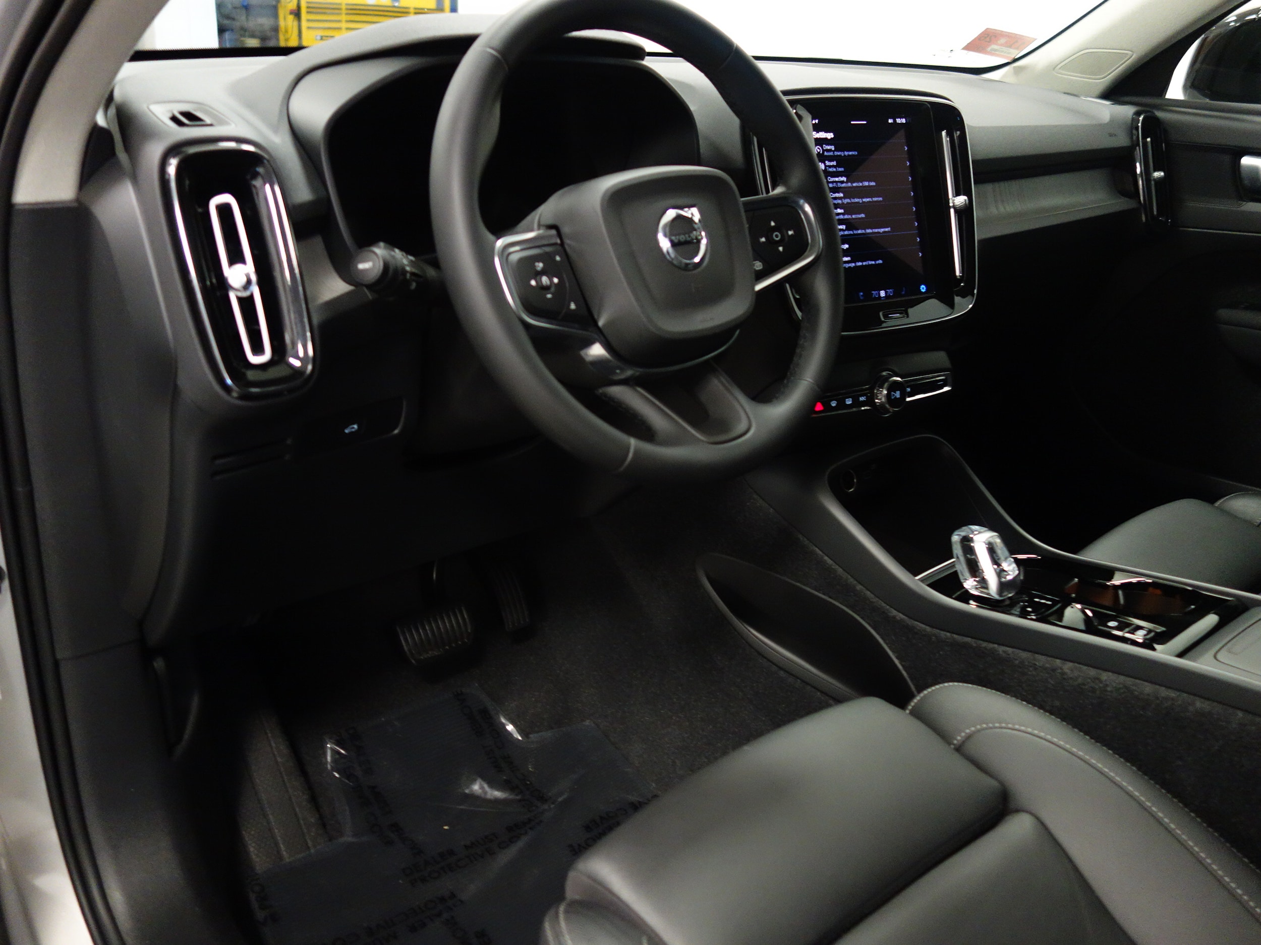 used 2024 Volvo XC40 car, priced at $40,900