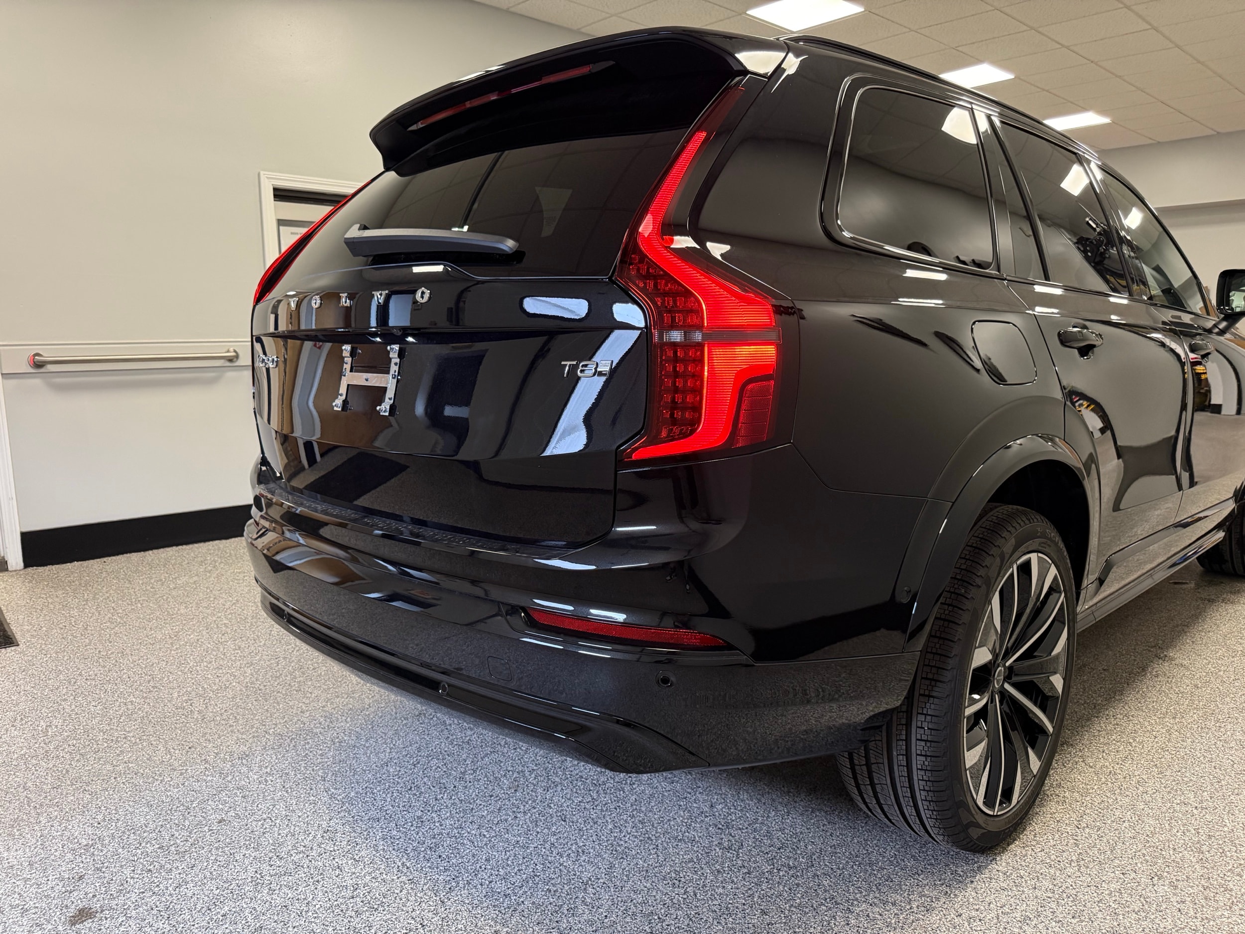 new 2026 Volvo XC90 plug-in hybrid car, priced at $87,075