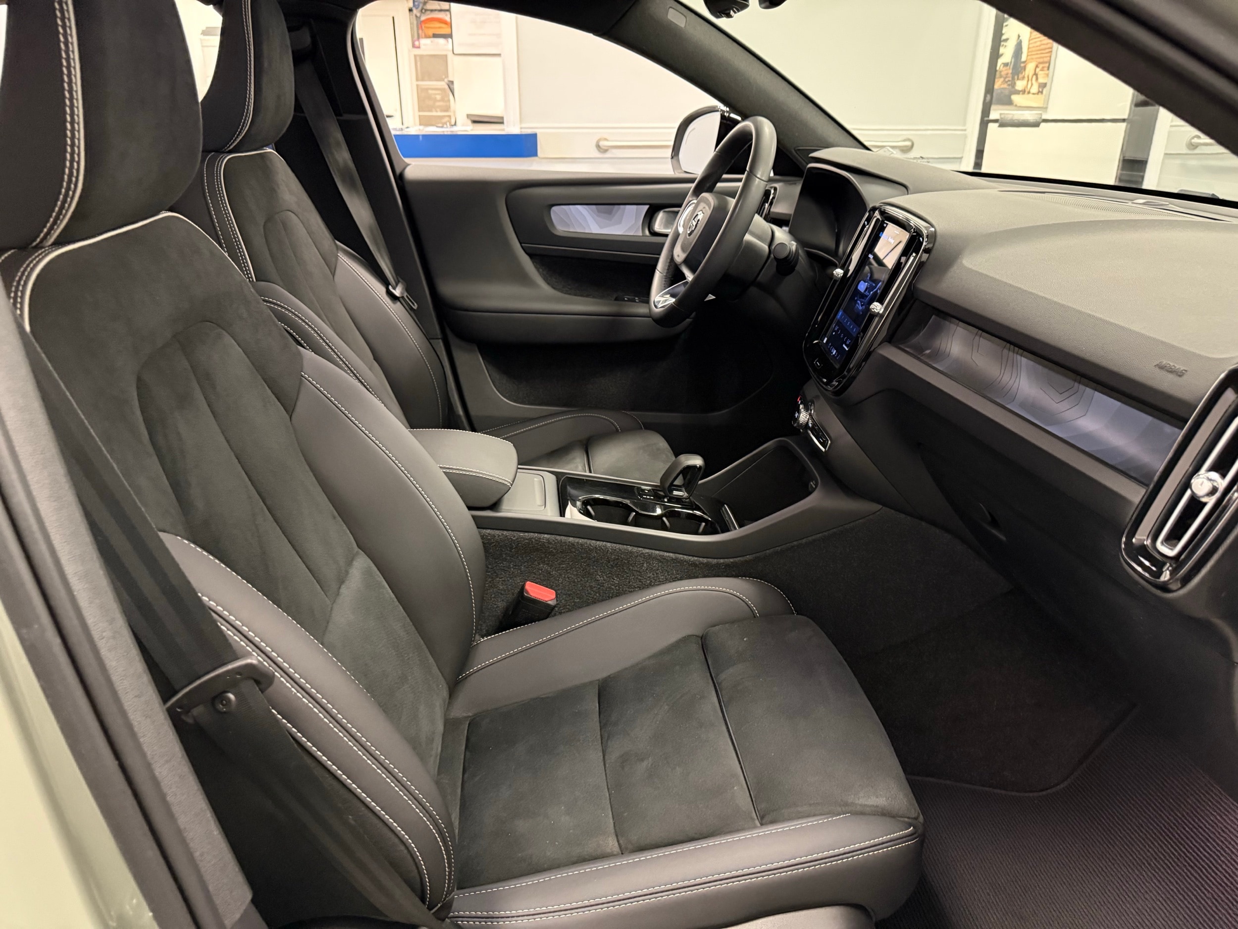 used 2024 Volvo C40 Recharge Pure Electric car, priced at $39,500