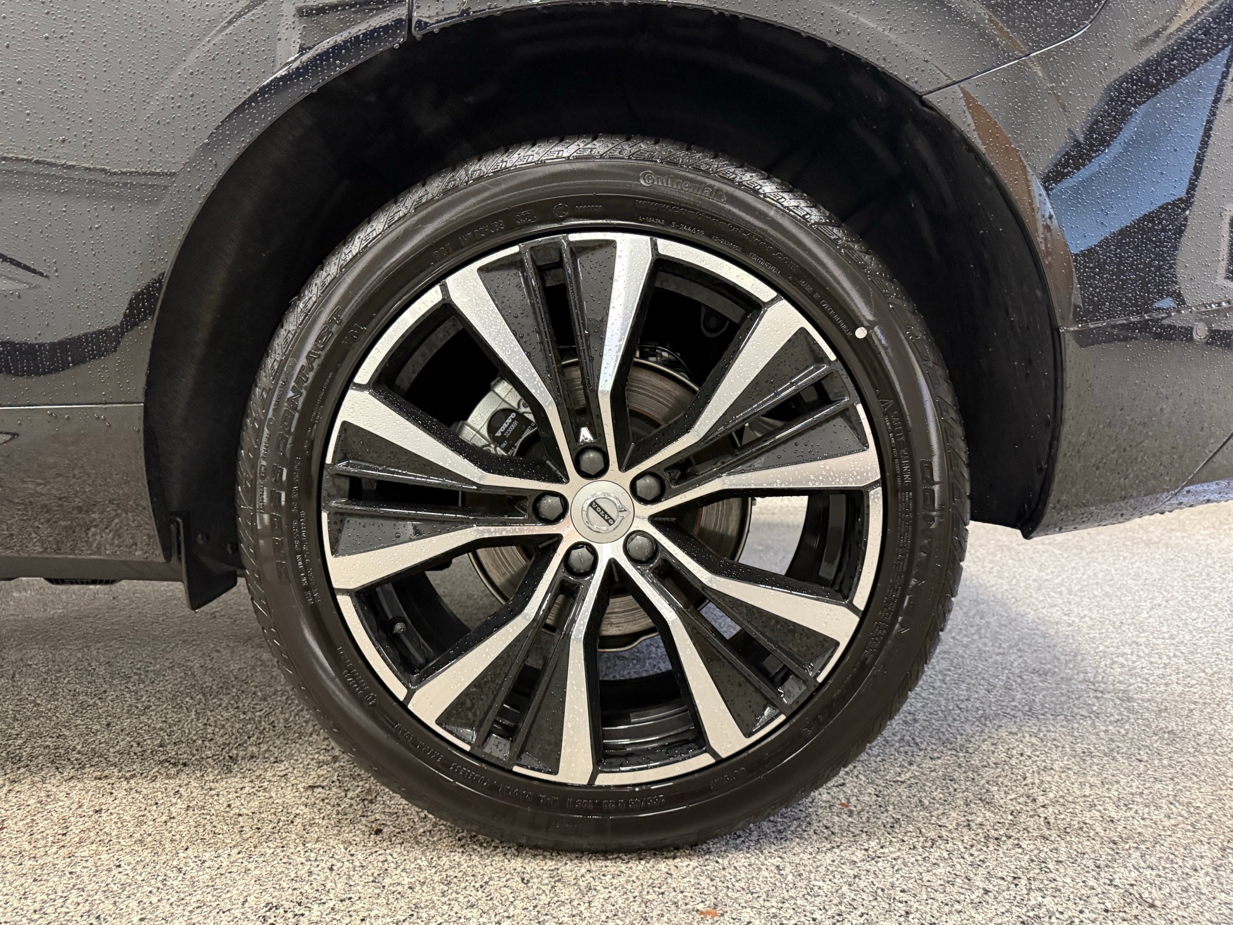new 2025 Volvo XC60 car, priced at $54,585