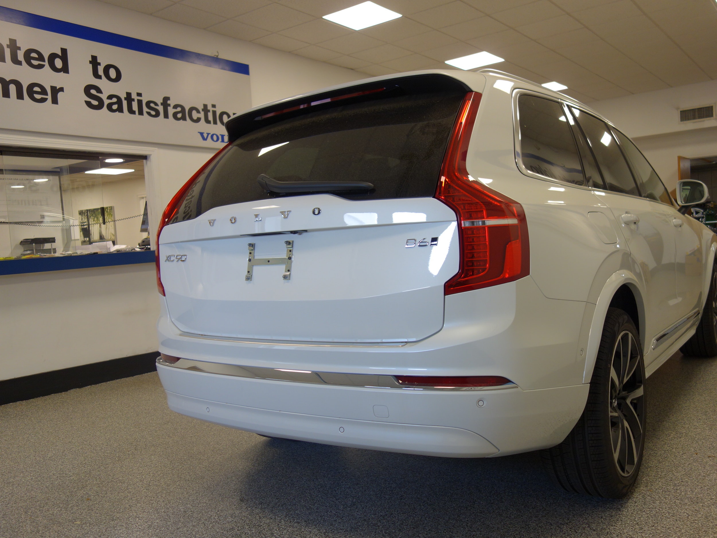 new 2024 Volvo XC90 car, priced at $68,255