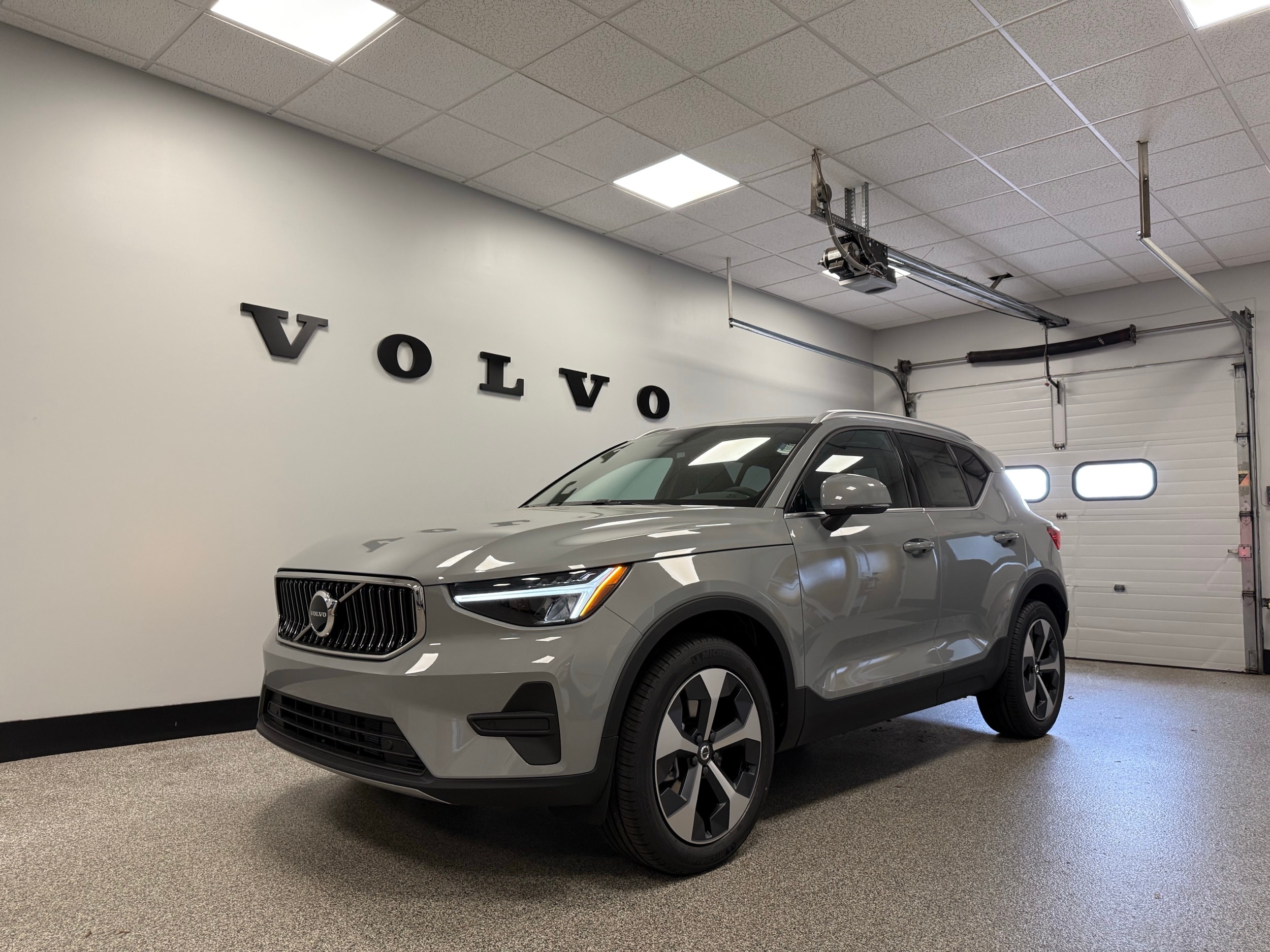 new 2025 Volvo XC40 car, priced at $46,035