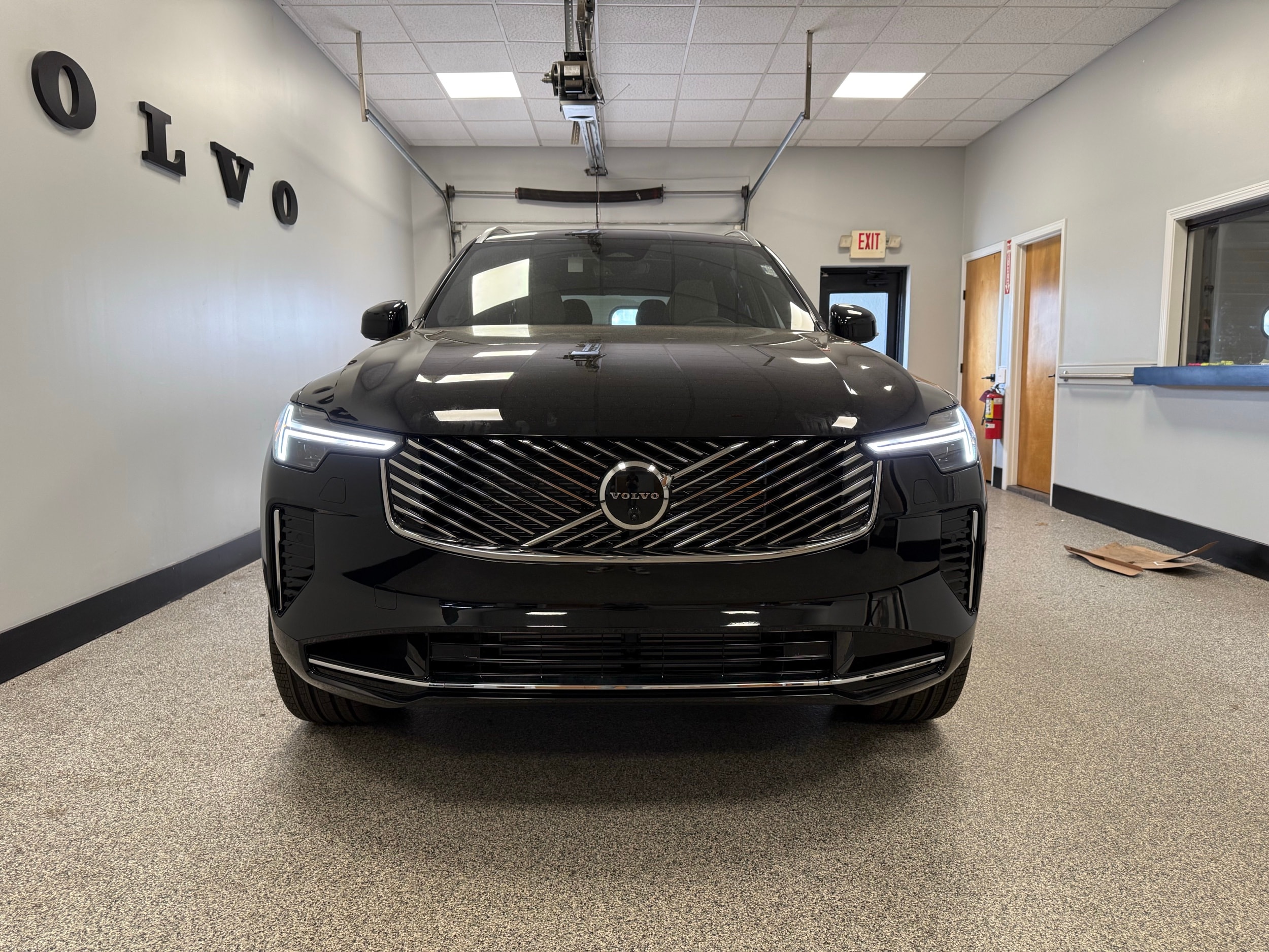 new 2025 Volvo XC90 plug-in hybrid car, priced at $77,895
