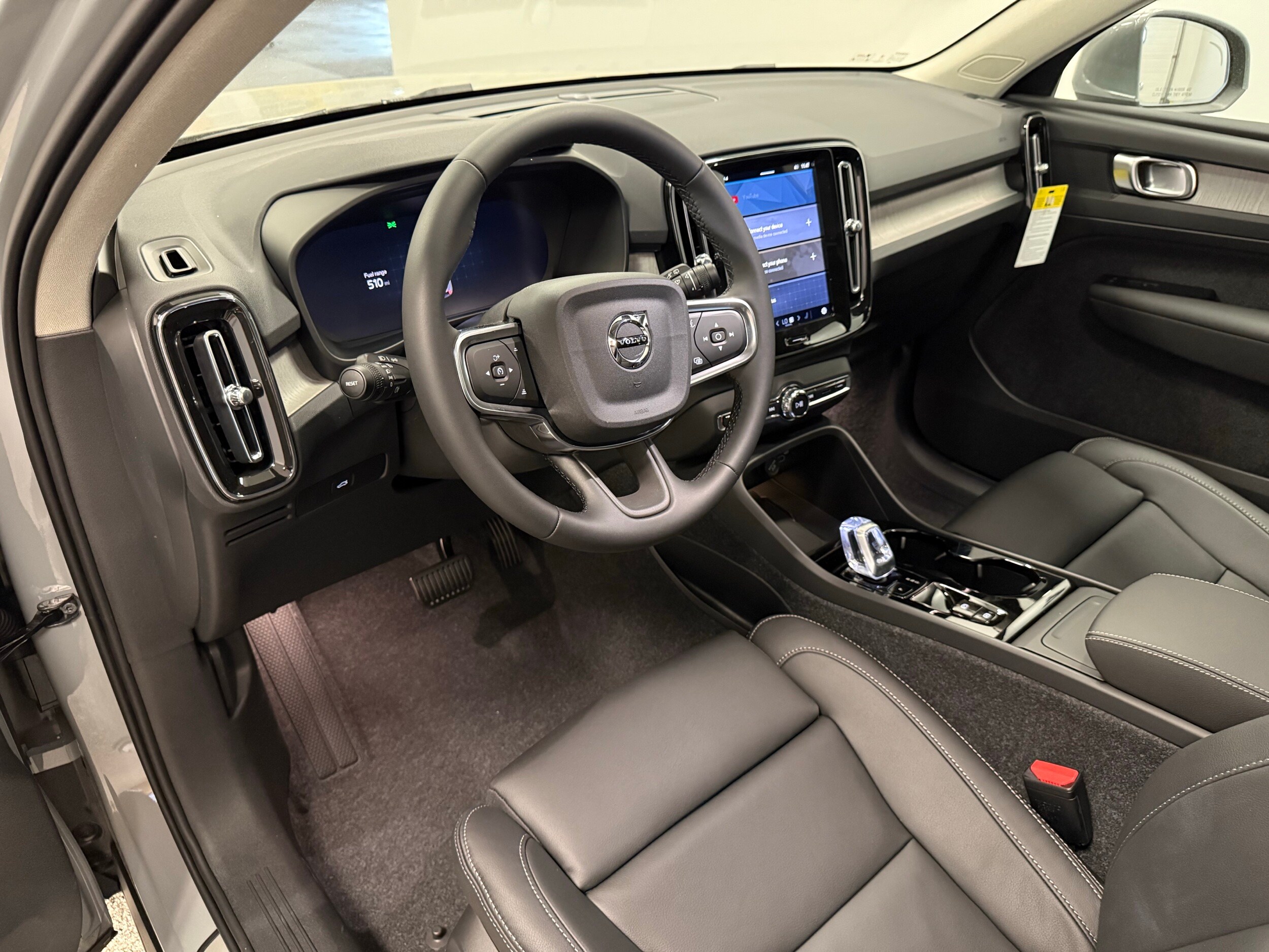 new 2025 Volvo XC40 car, priced at $48,335