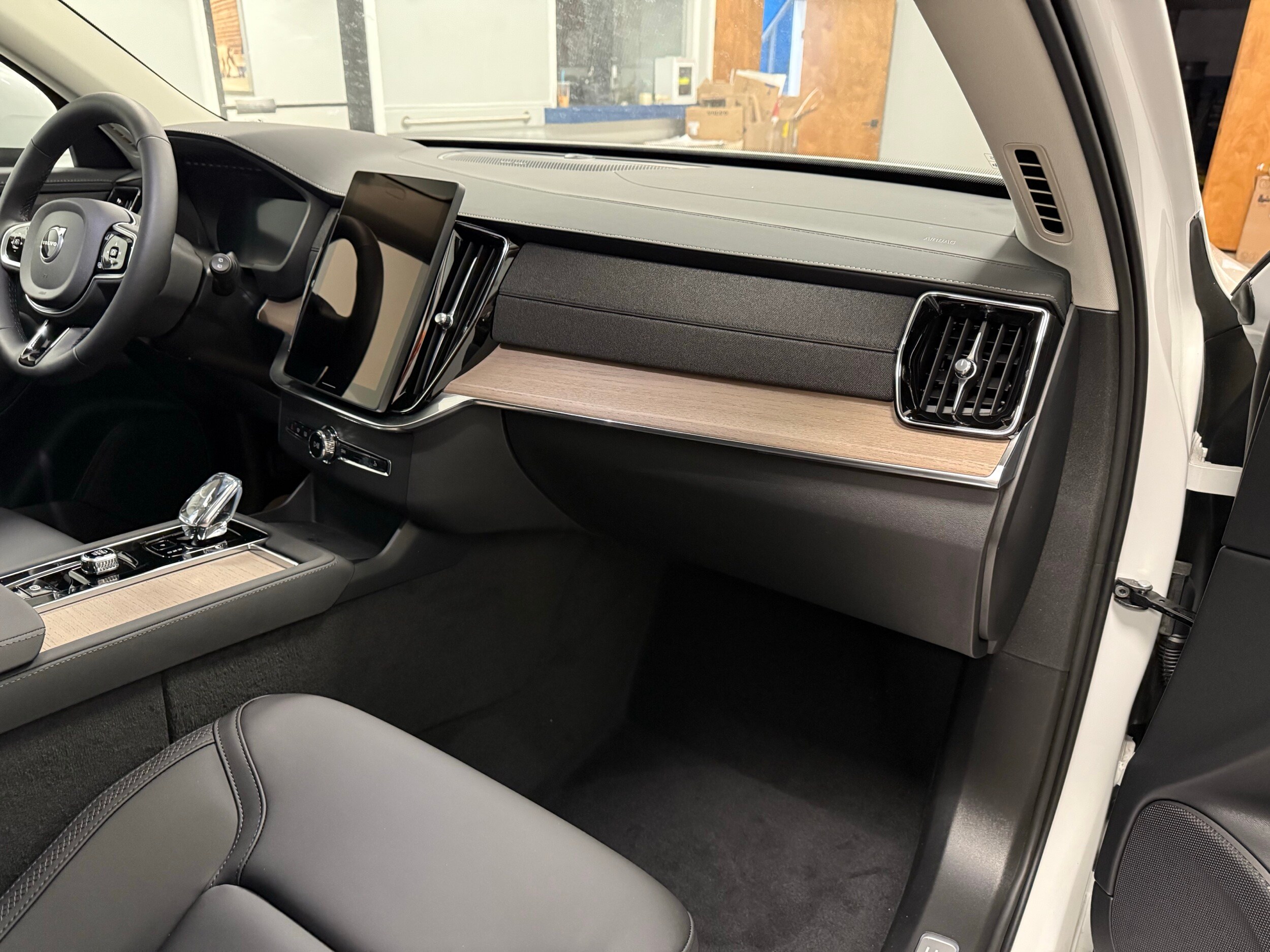 new 2025 Volvo XC90 car, priced at $69,155