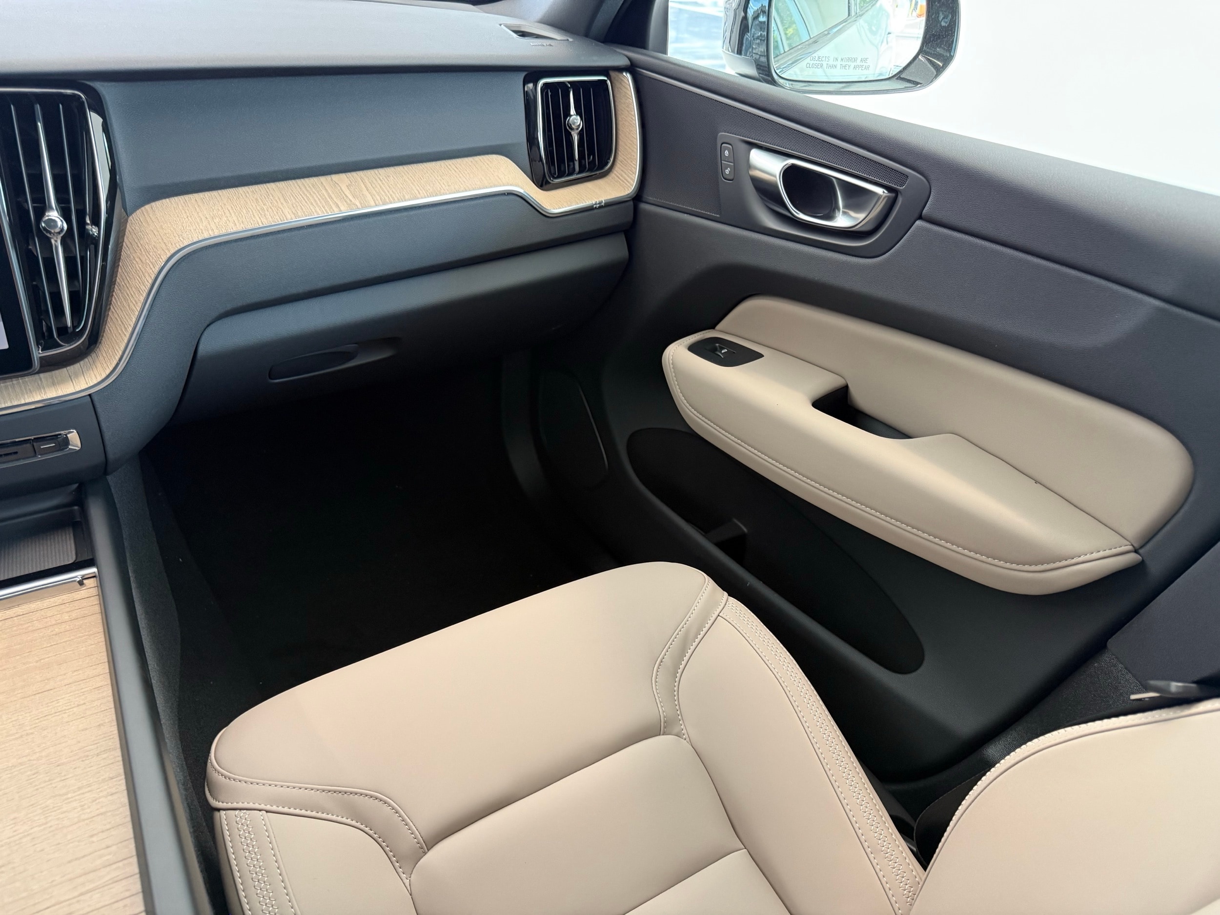 new 2026 Volvo XC60 car, priced at $57,985