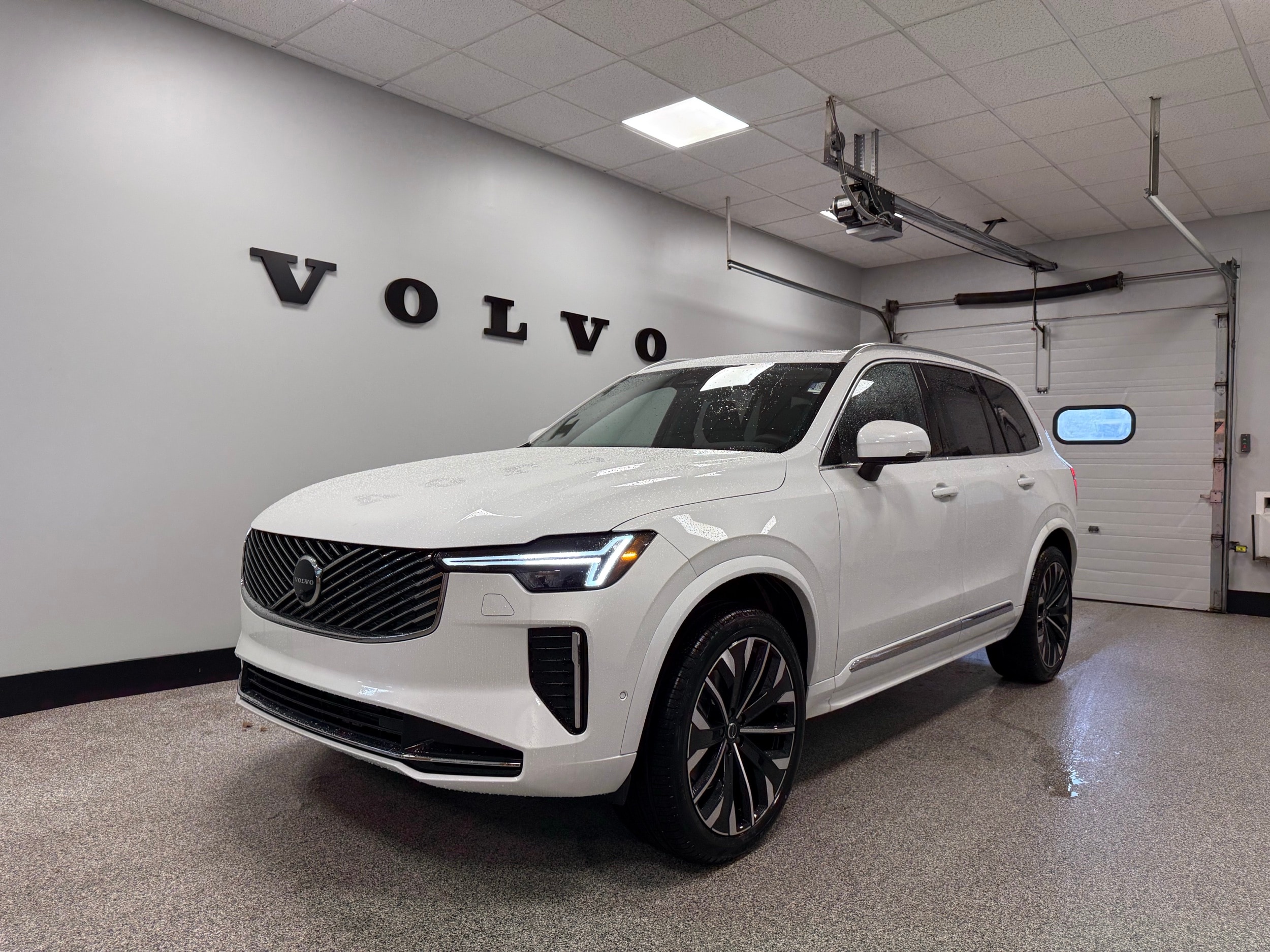 new 2025 Volvo XC90 car, priced at $69,155