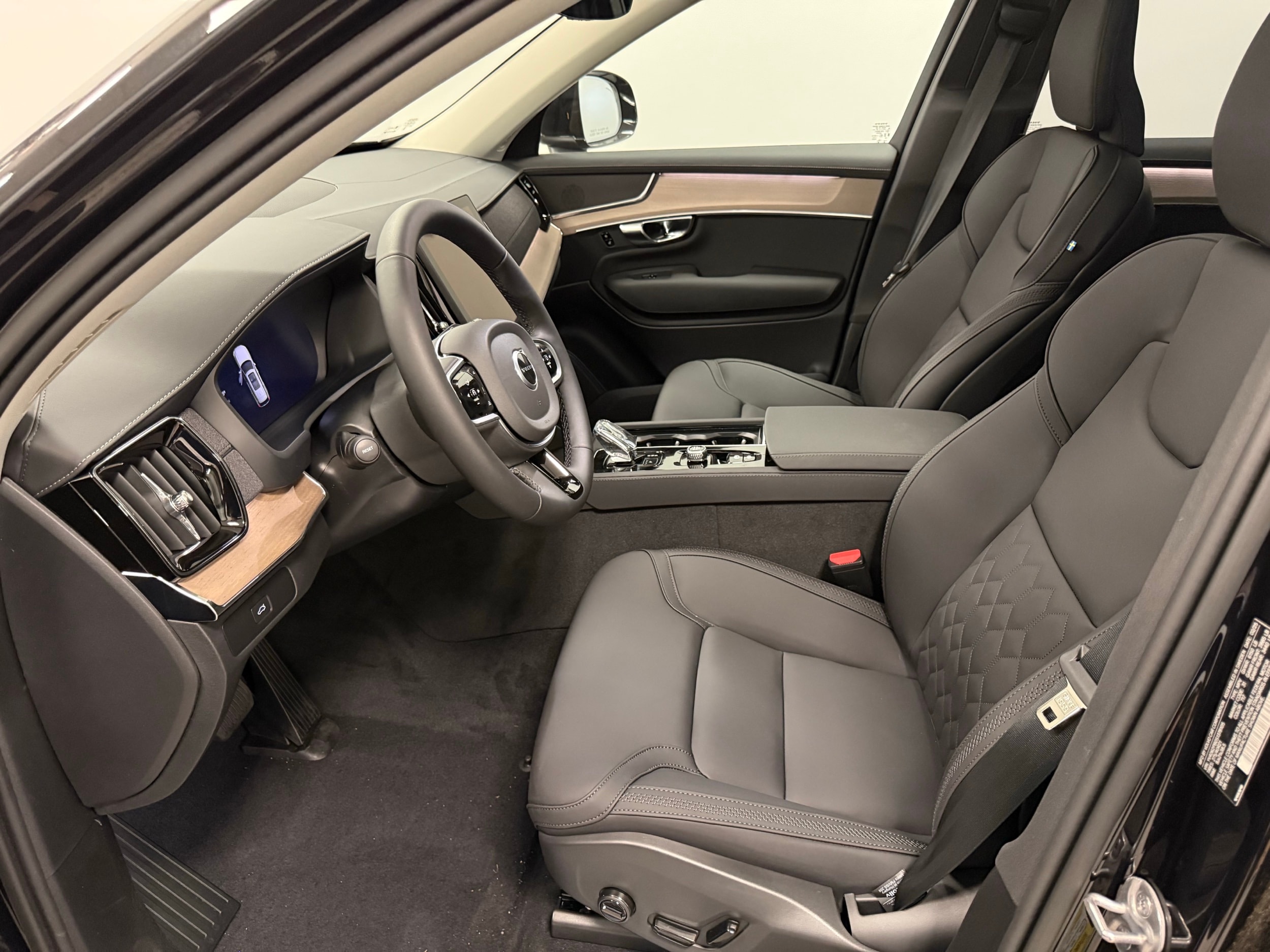 new 2025 Volvo XC90 car, priced at $70,505