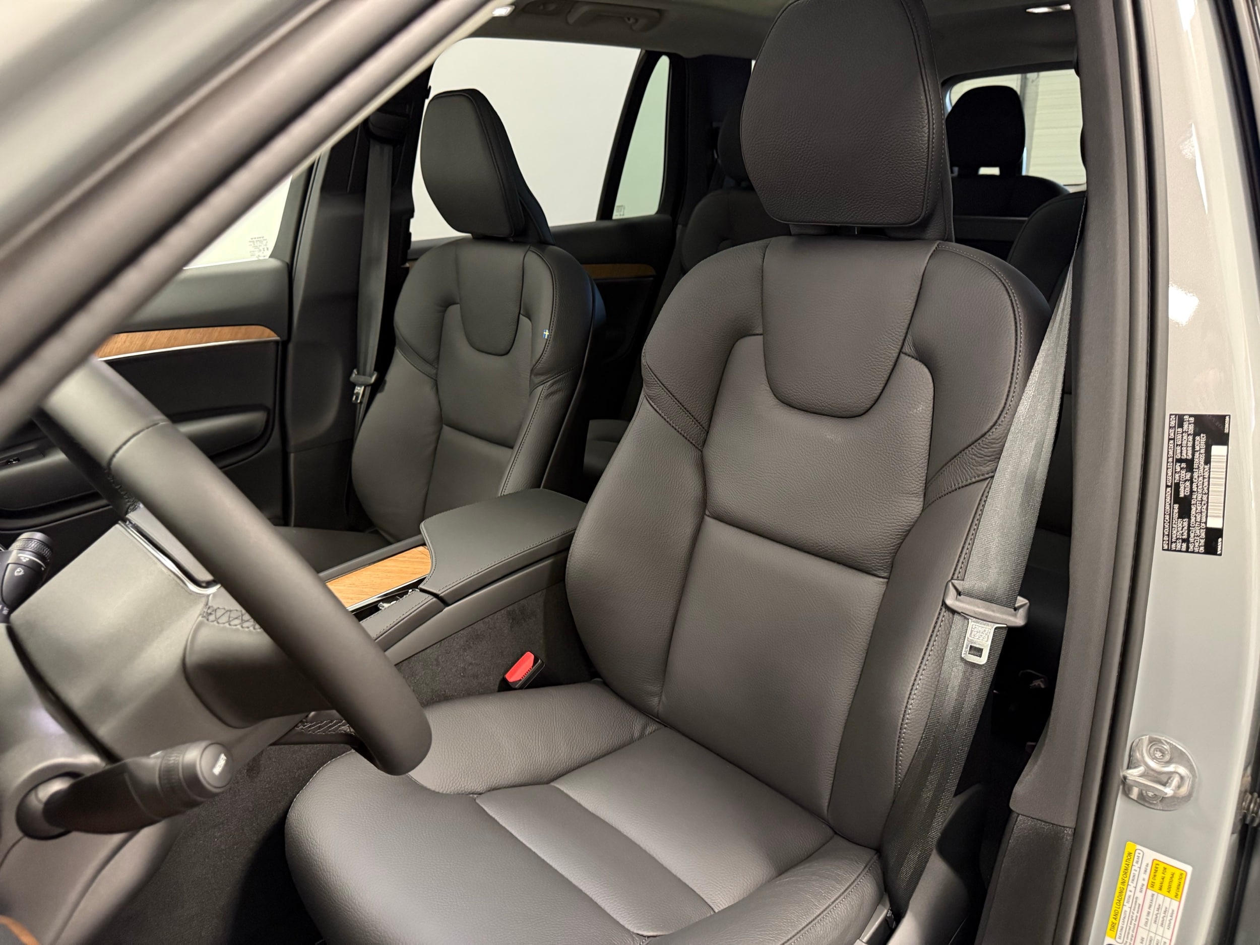 new 2025 Volvo XC90 car, priced at $68,955