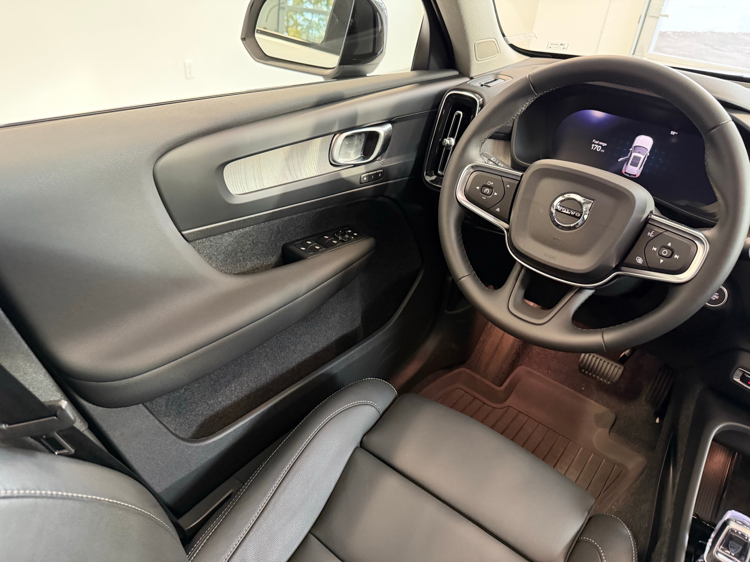 used 2025 Volvo XC40 car, priced at $39,500