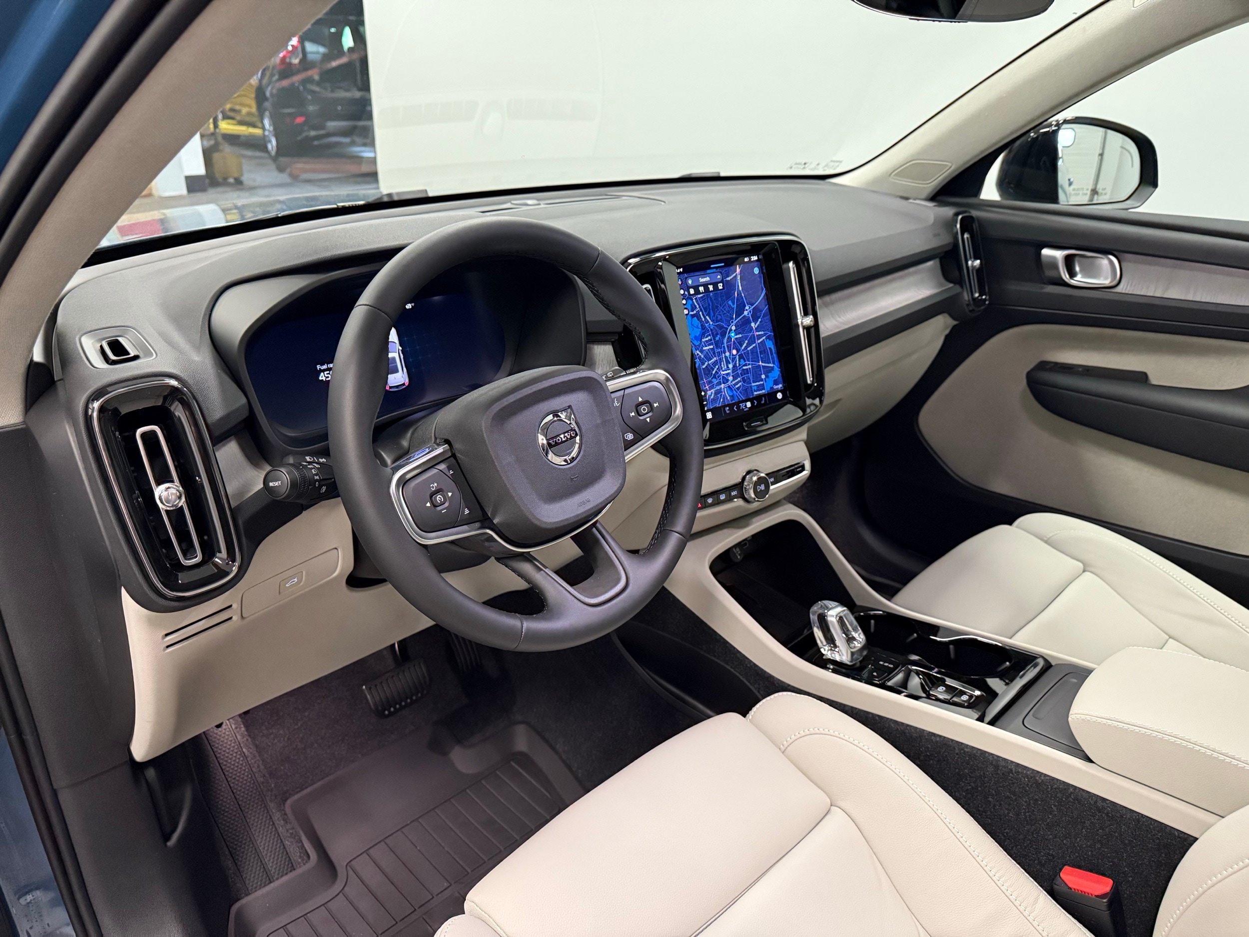 new 2025 Volvo XC40 car, priced at $49,810