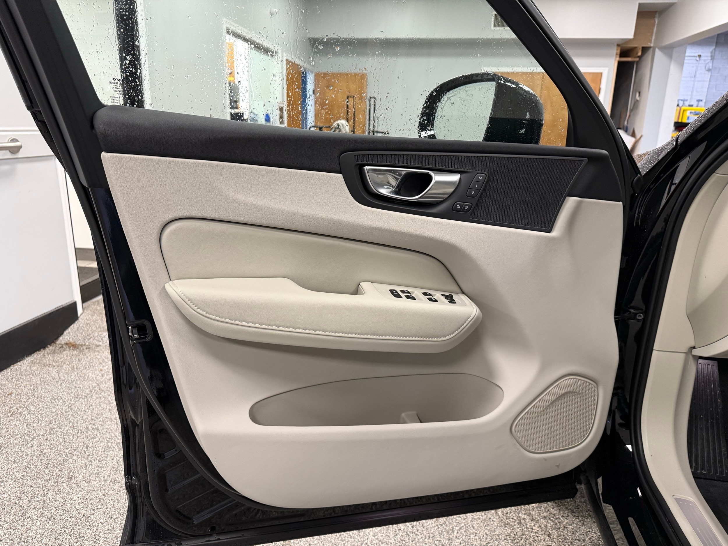 new 2025 Volvo XC60 car, priced at $54,585
