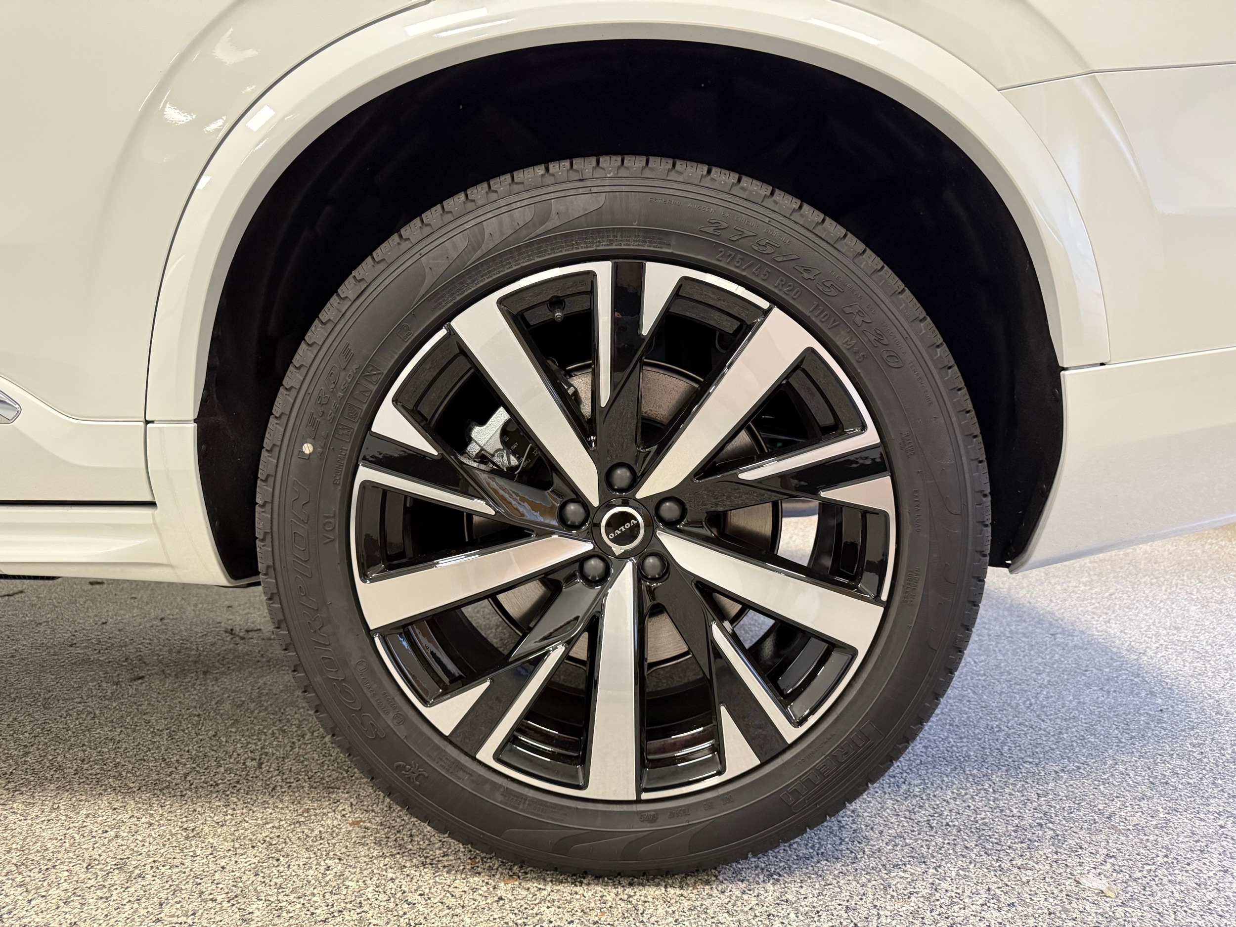new 2025 Volvo XC90 car, priced at $61,795