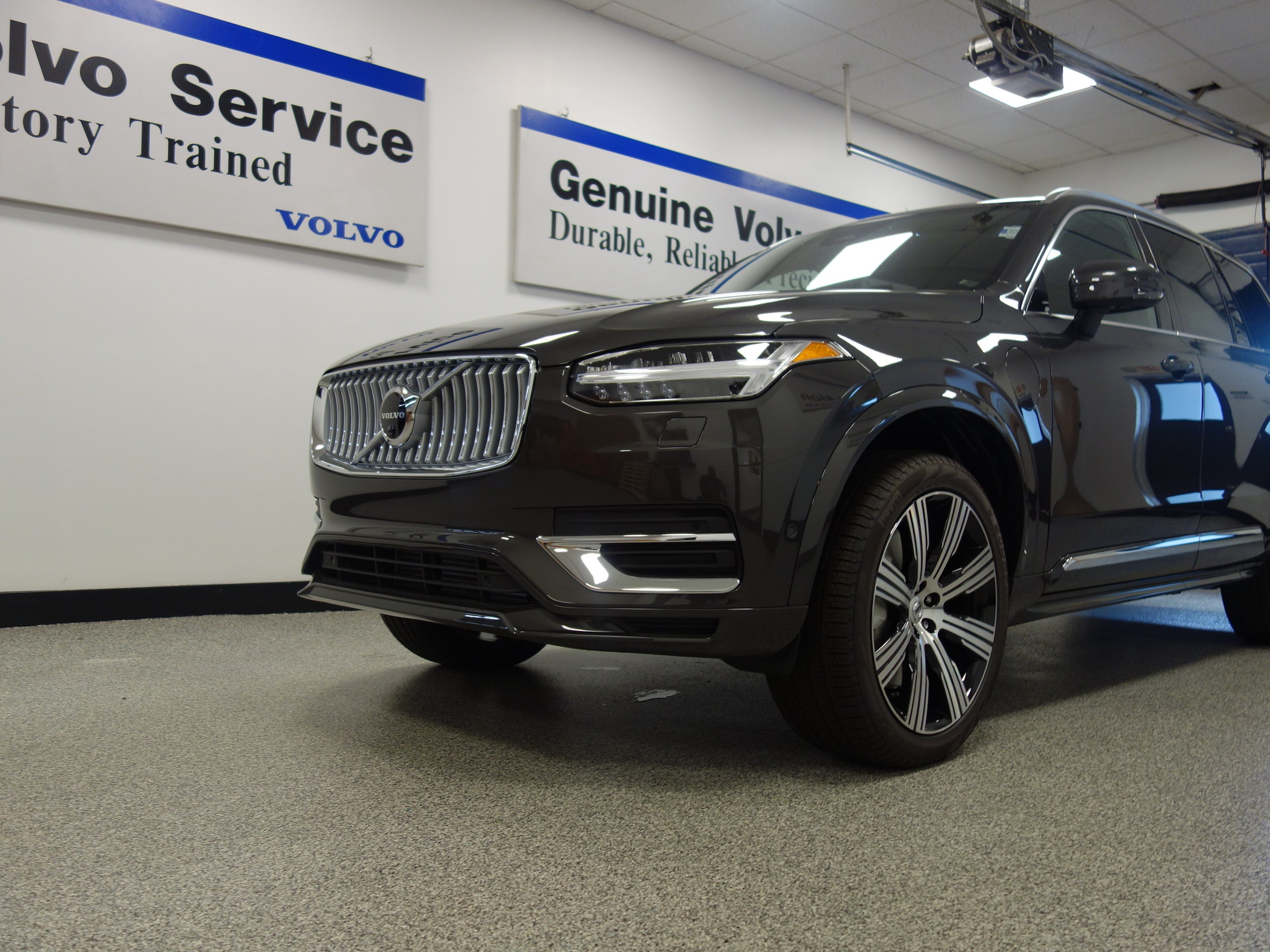 new 2025 Volvo XC90 plug-in hybrid car, priced at $78,950