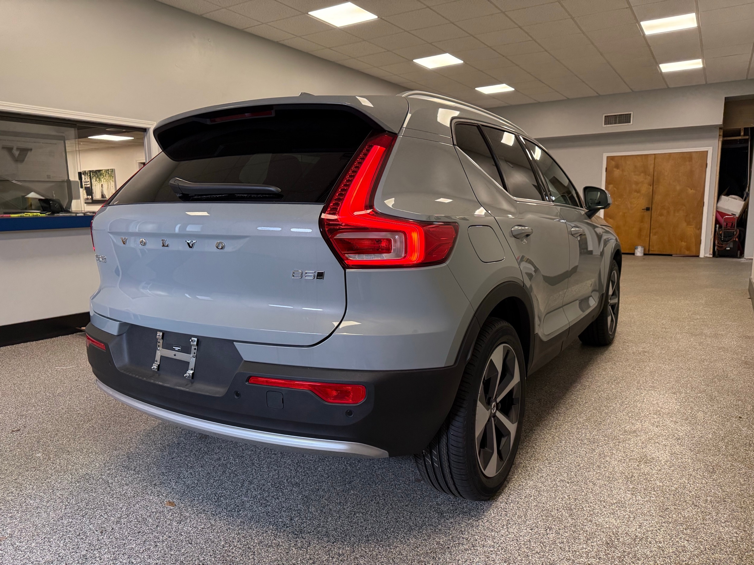 new 2025 Volvo XC40 car, priced at $46,035