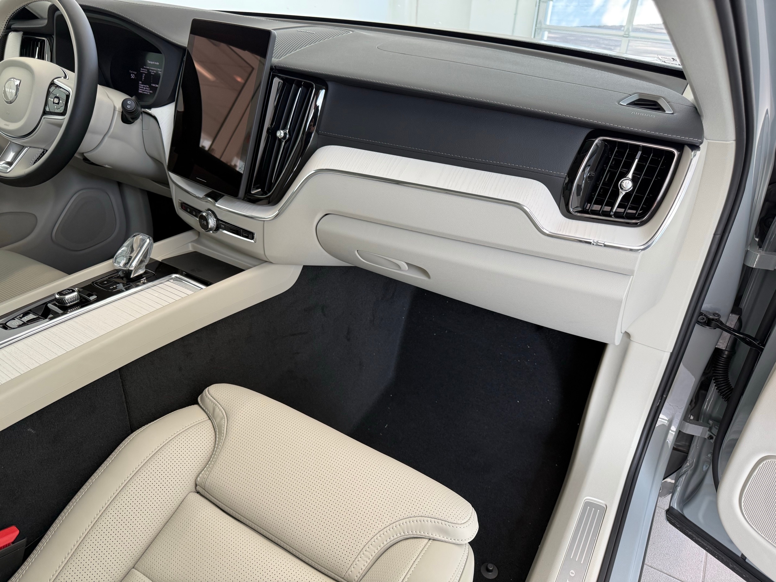 new 2026 Volvo XC60 car, priced at $63,935